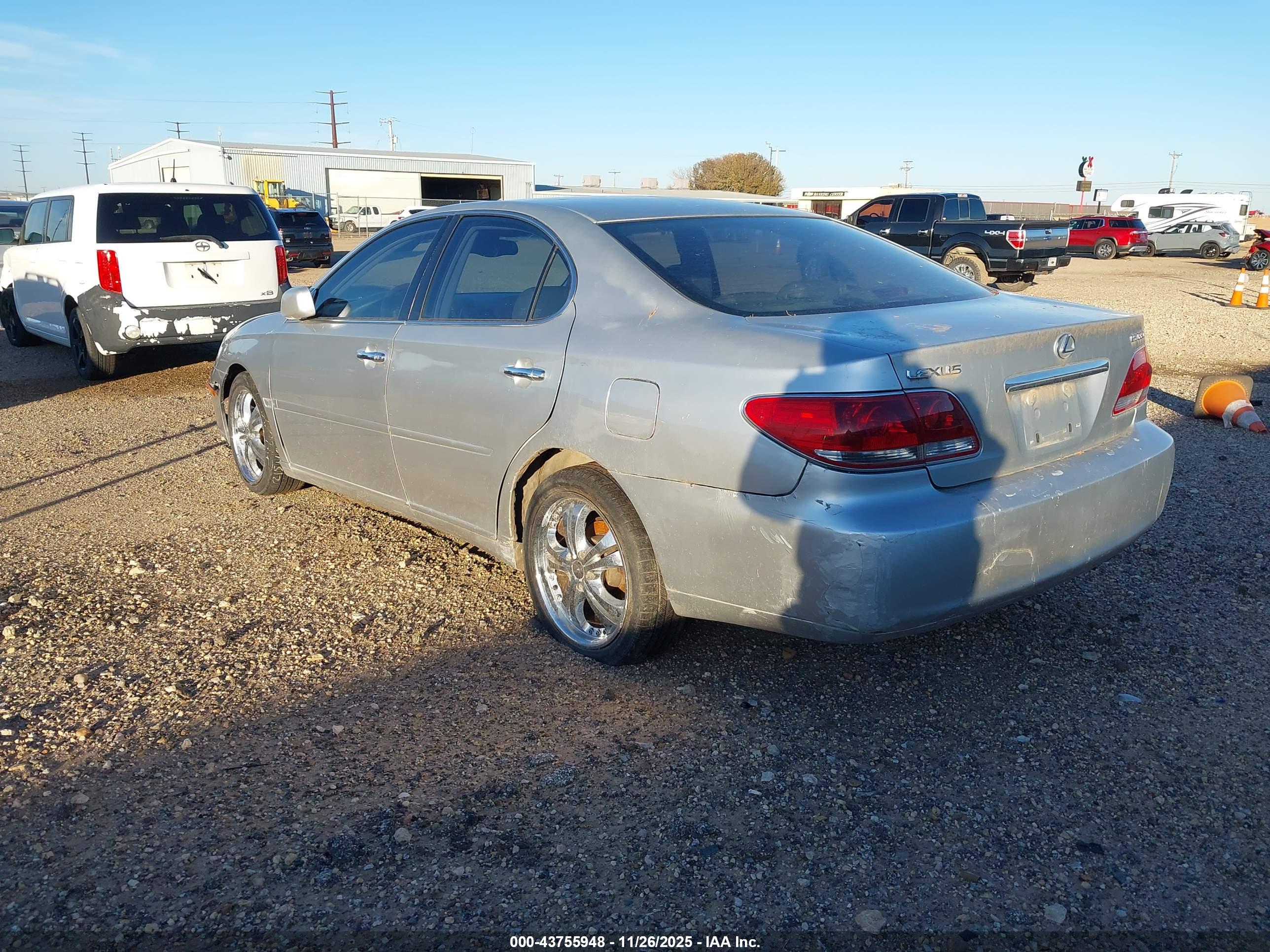 LEXUS ES image 3