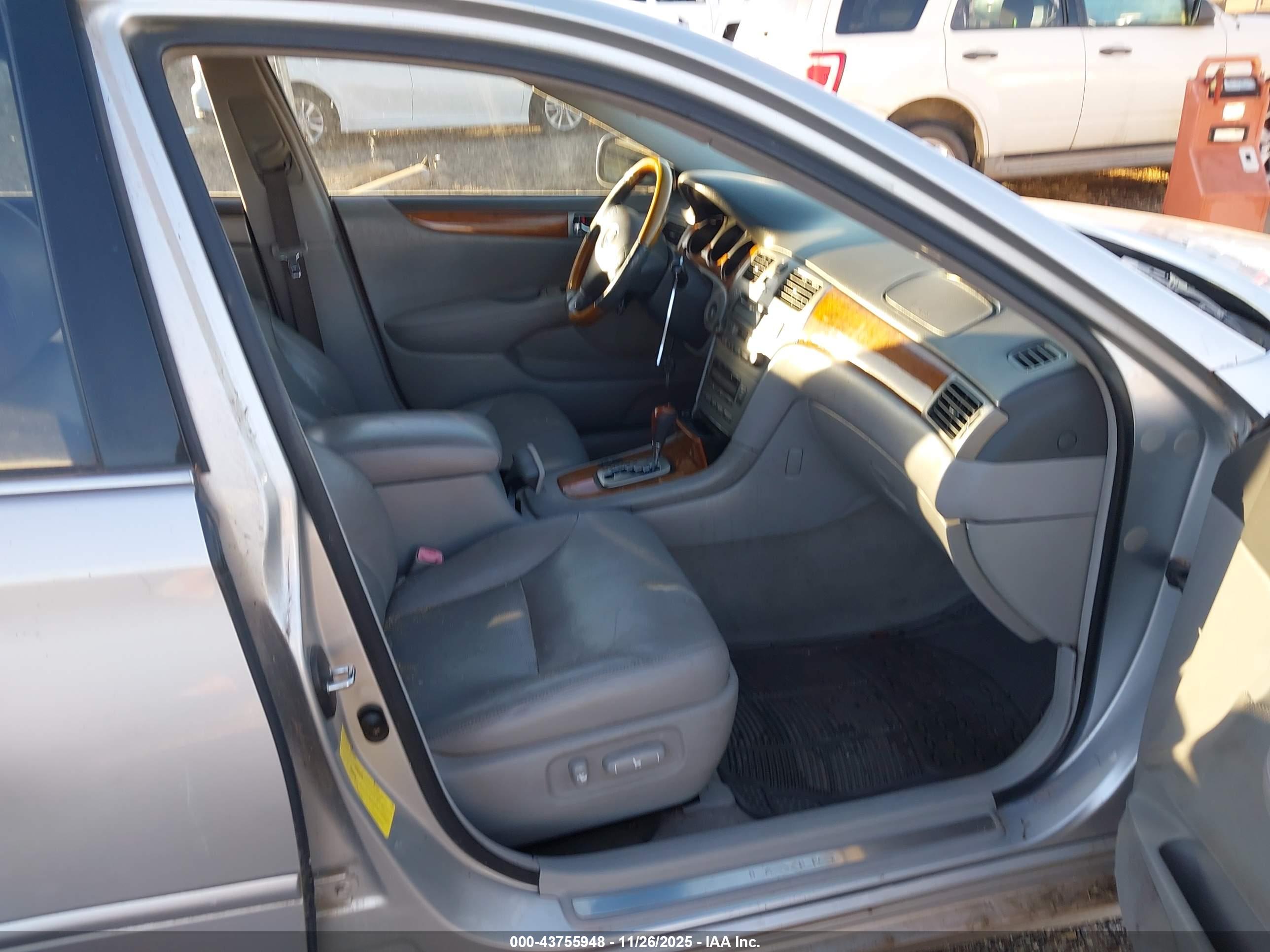 LEXUS ES image 5