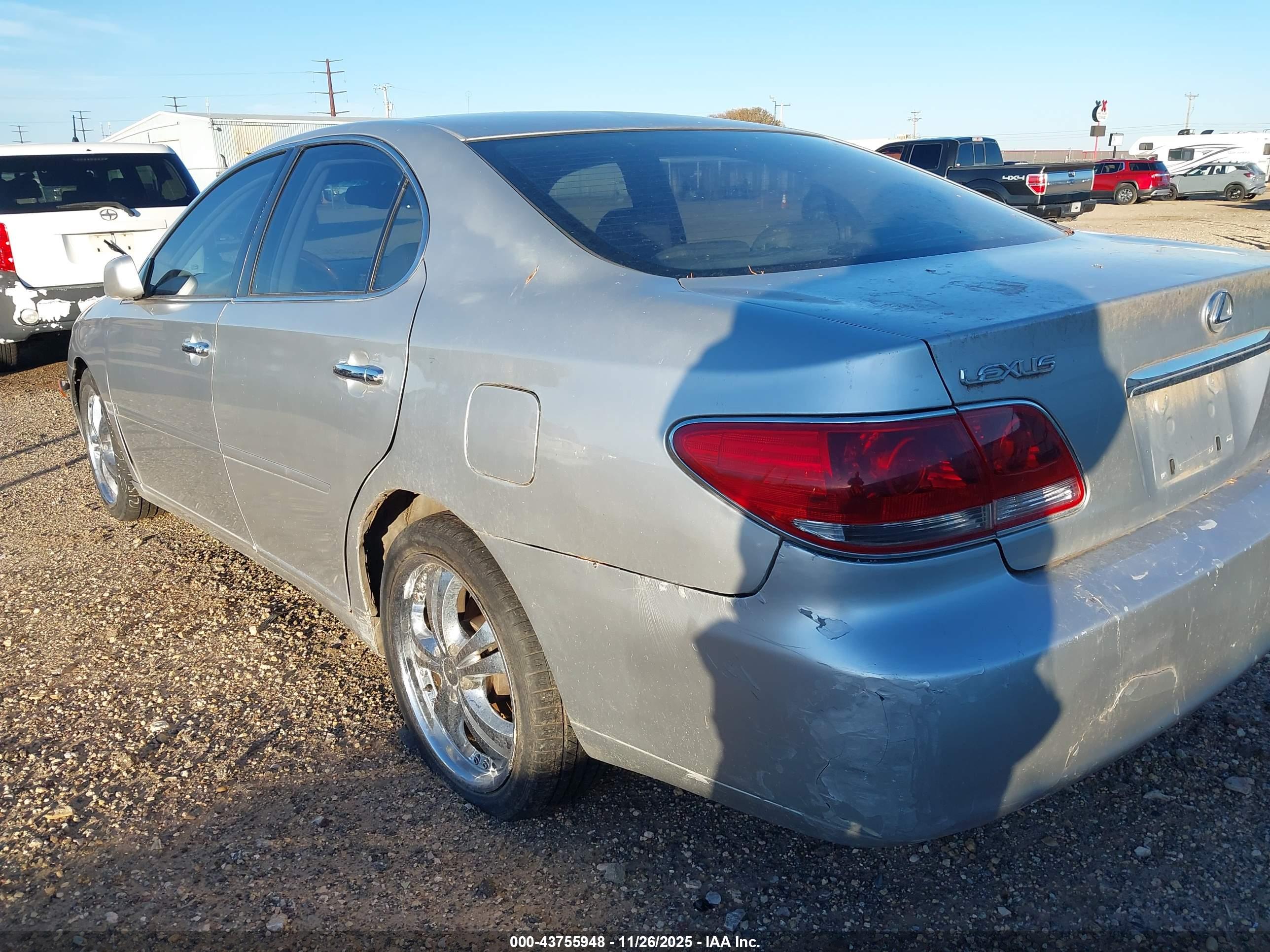 LEXUS ES image 6
