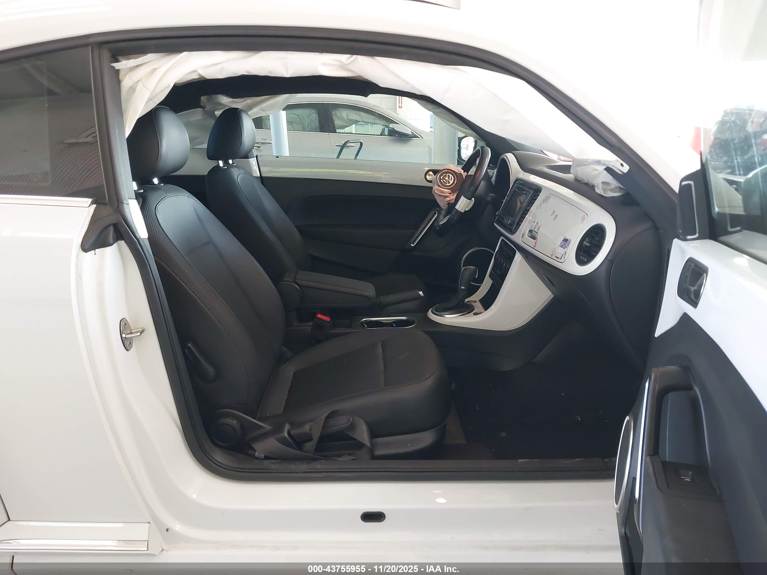 VOLKSWAGEN BEETLE image 5
