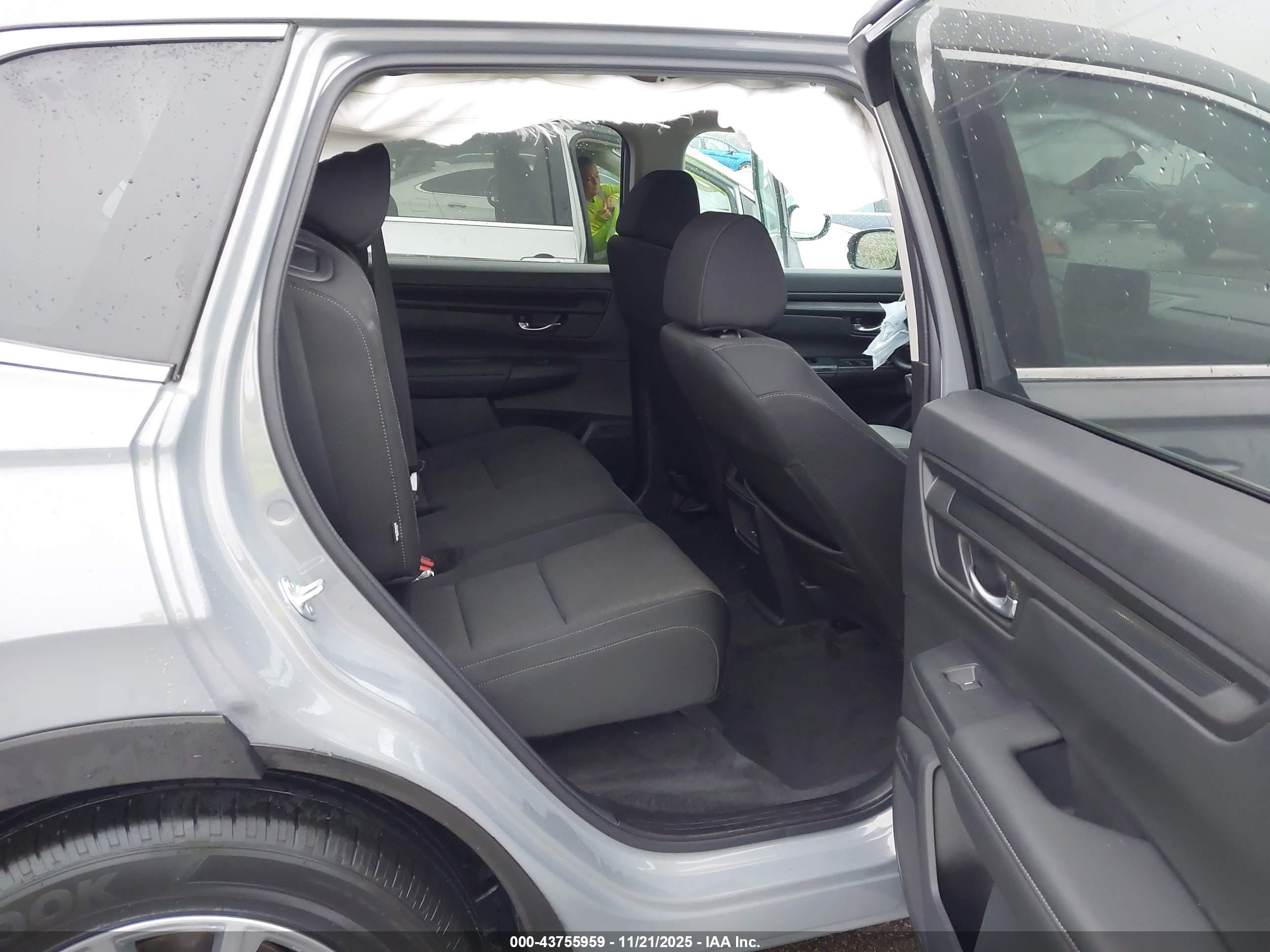 HONDA CR-V image 8
