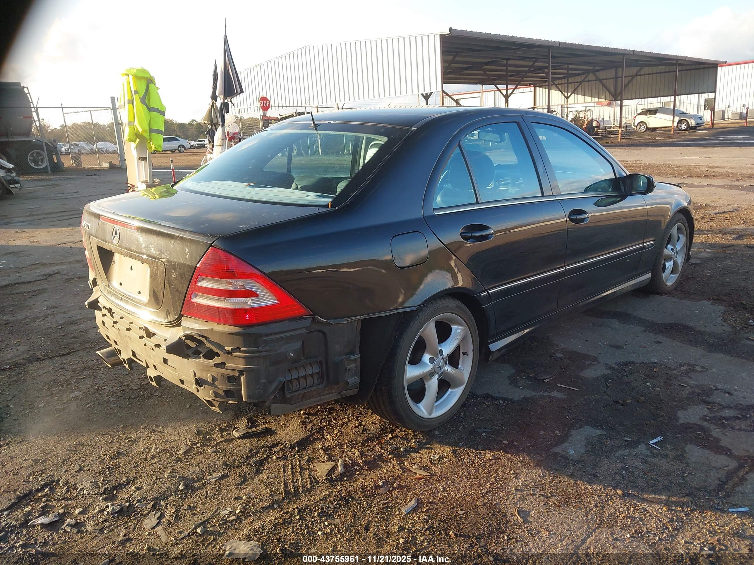 MERCEDES-BENZ C image 4