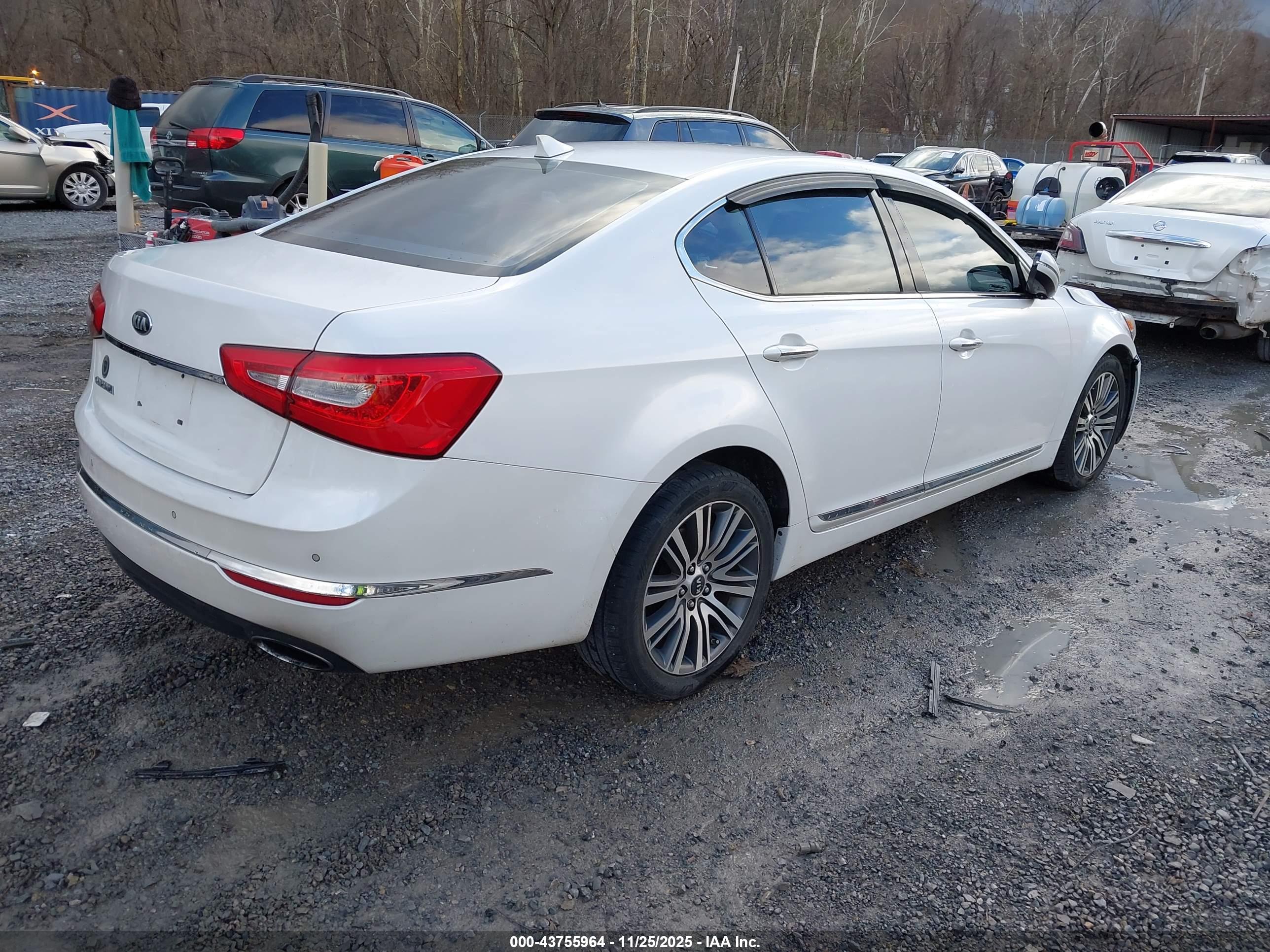 KIA CADENZA image 4