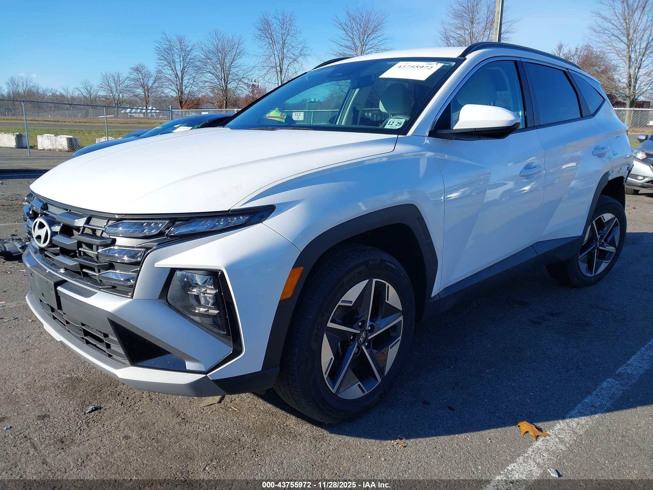 HYUNDAI TUCSON image 2