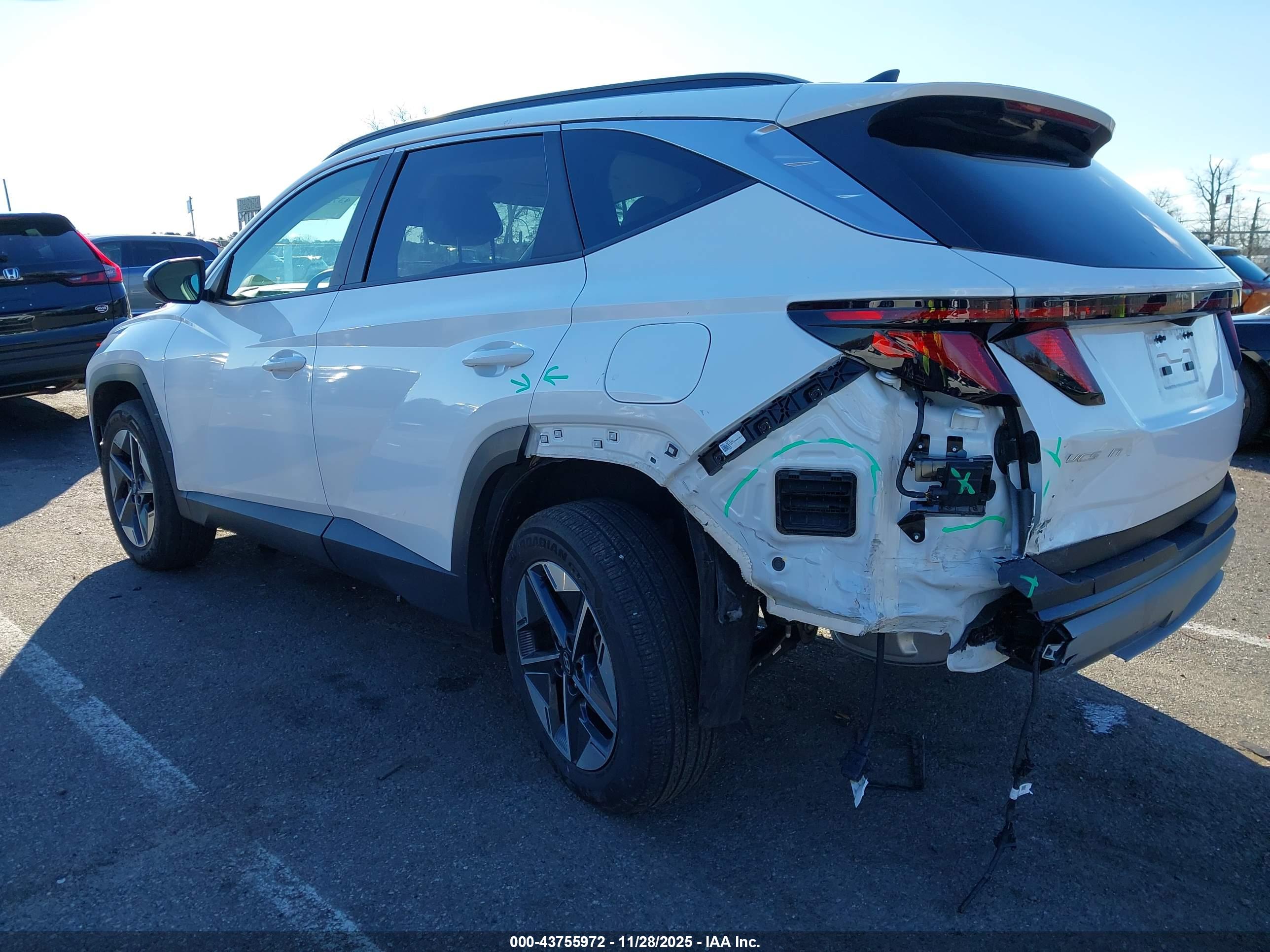 HYUNDAI TUCSON image 3