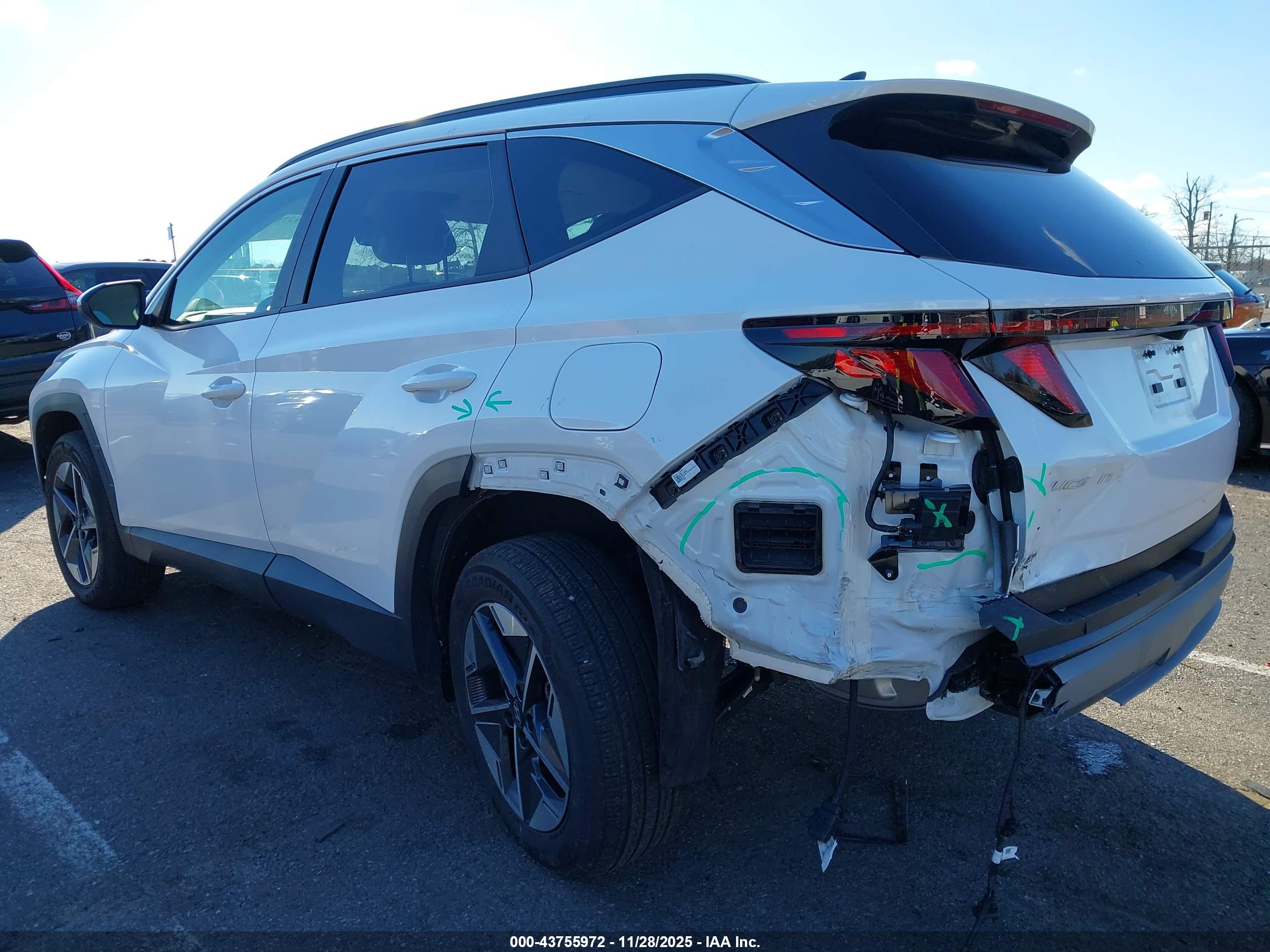HYUNDAI TUCSON image 6