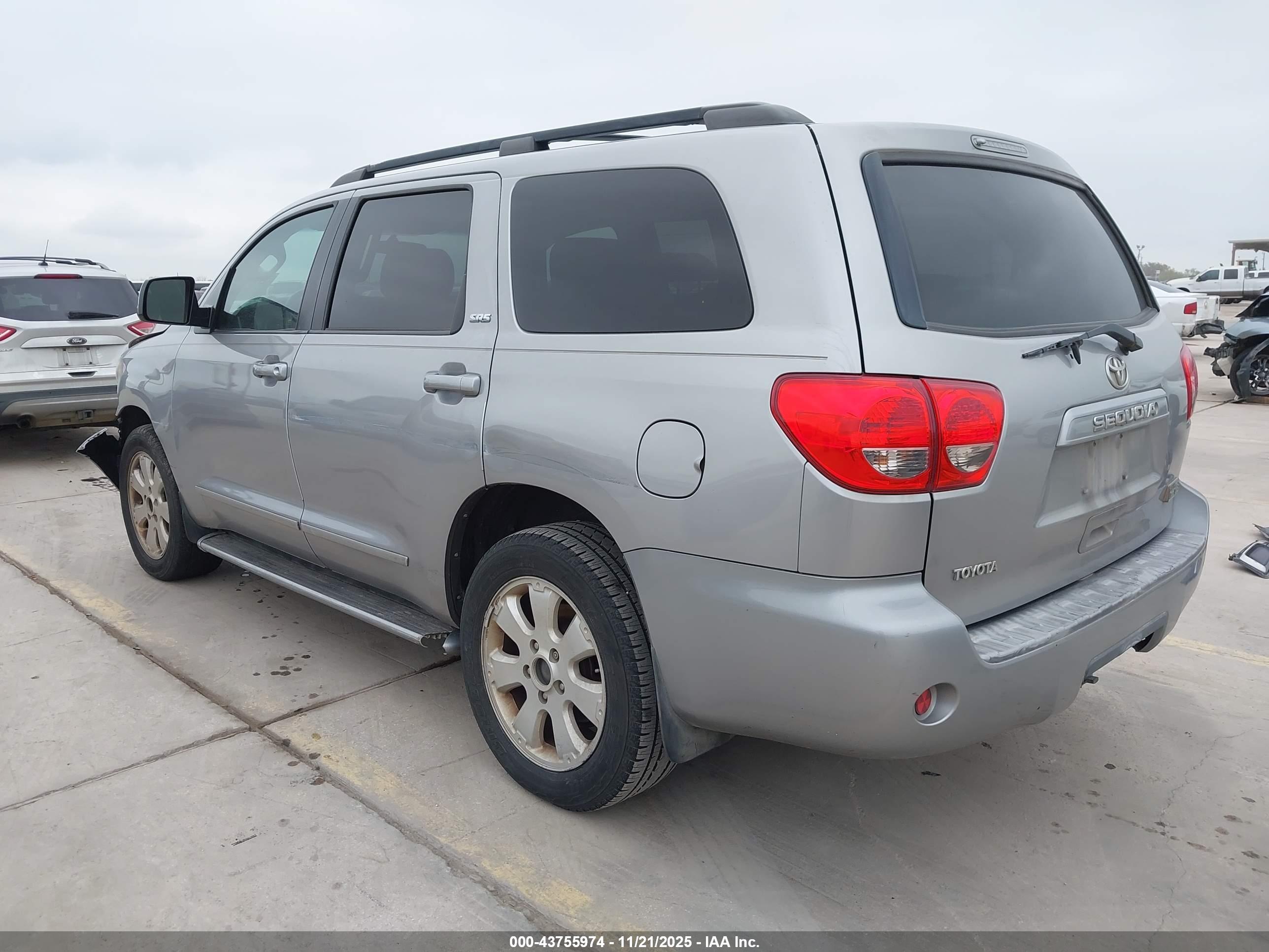 TOYOTA SEQUOIA image 3