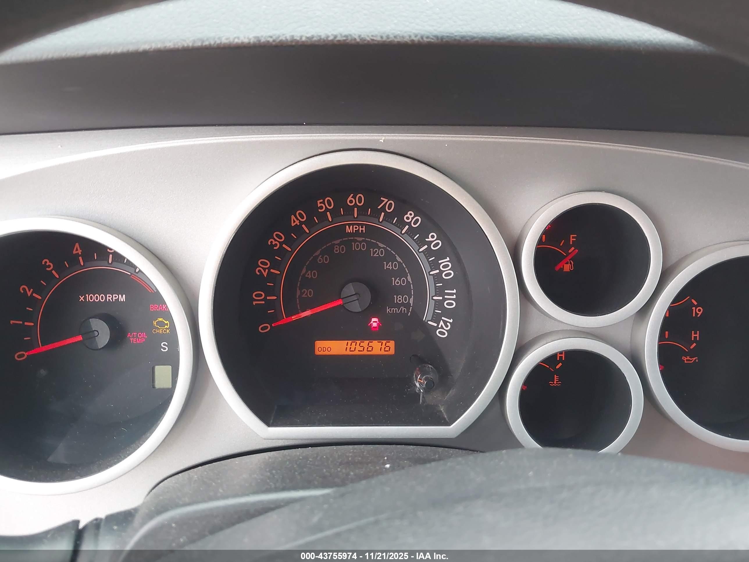 TOYOTA SEQUOIA image 7