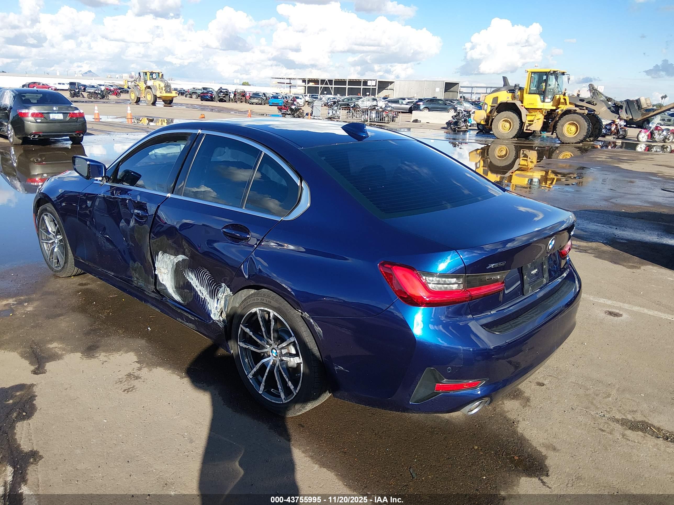 BMW 330I image 3