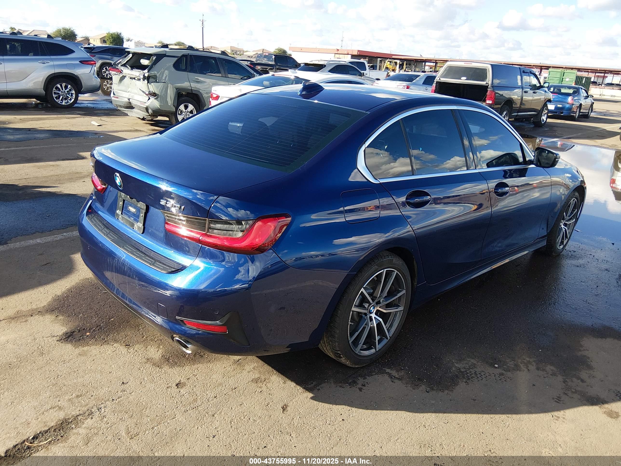 BMW 330I image 4