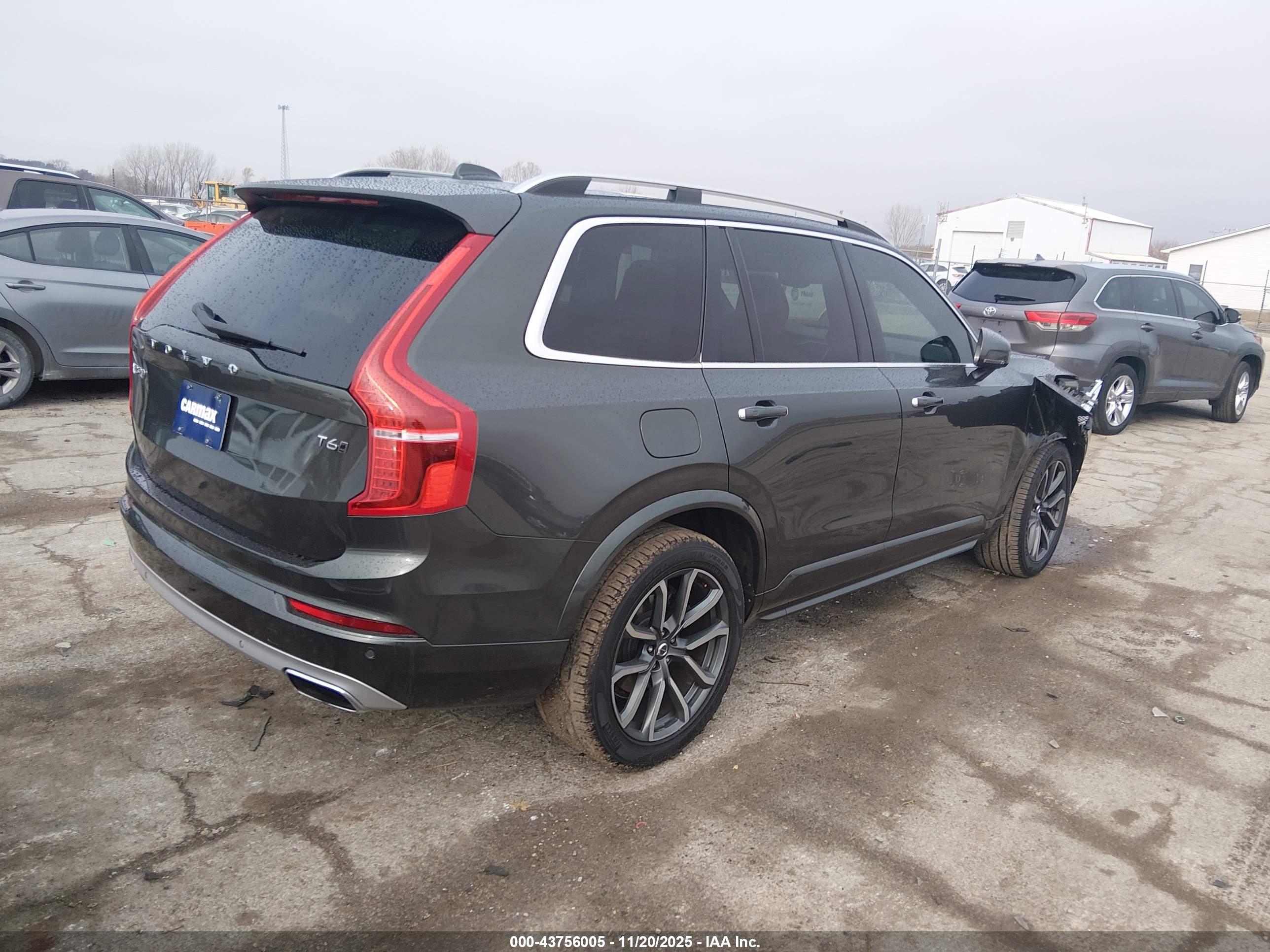VOLVO XC90 image 4