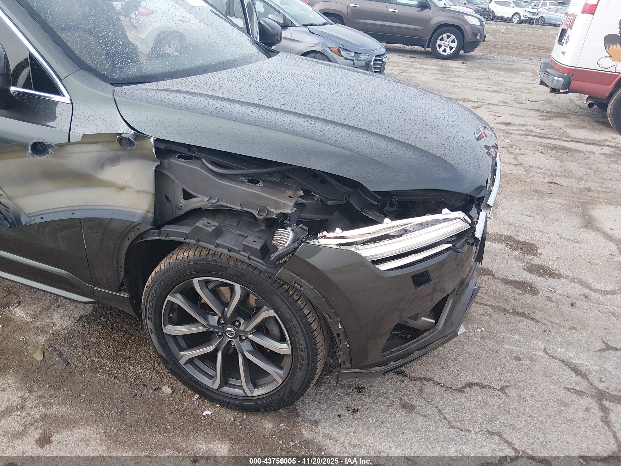 VOLVO XC90 image 6