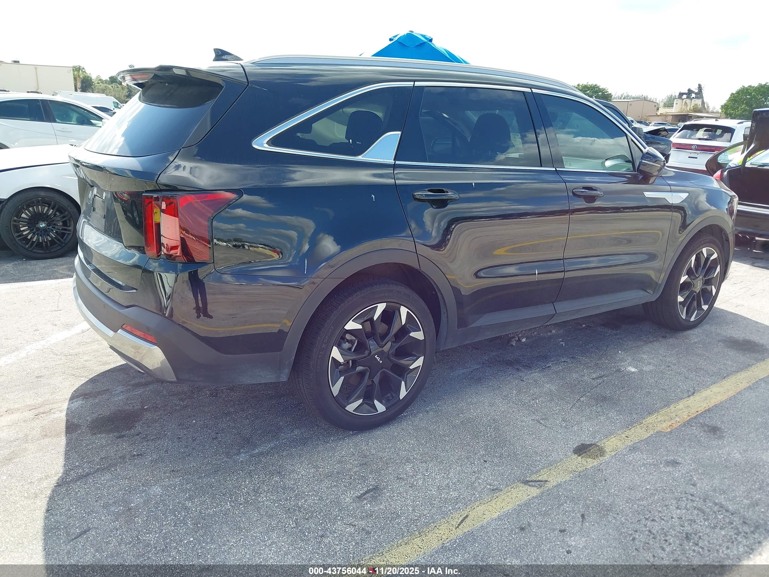 KIA SORENTO image 4