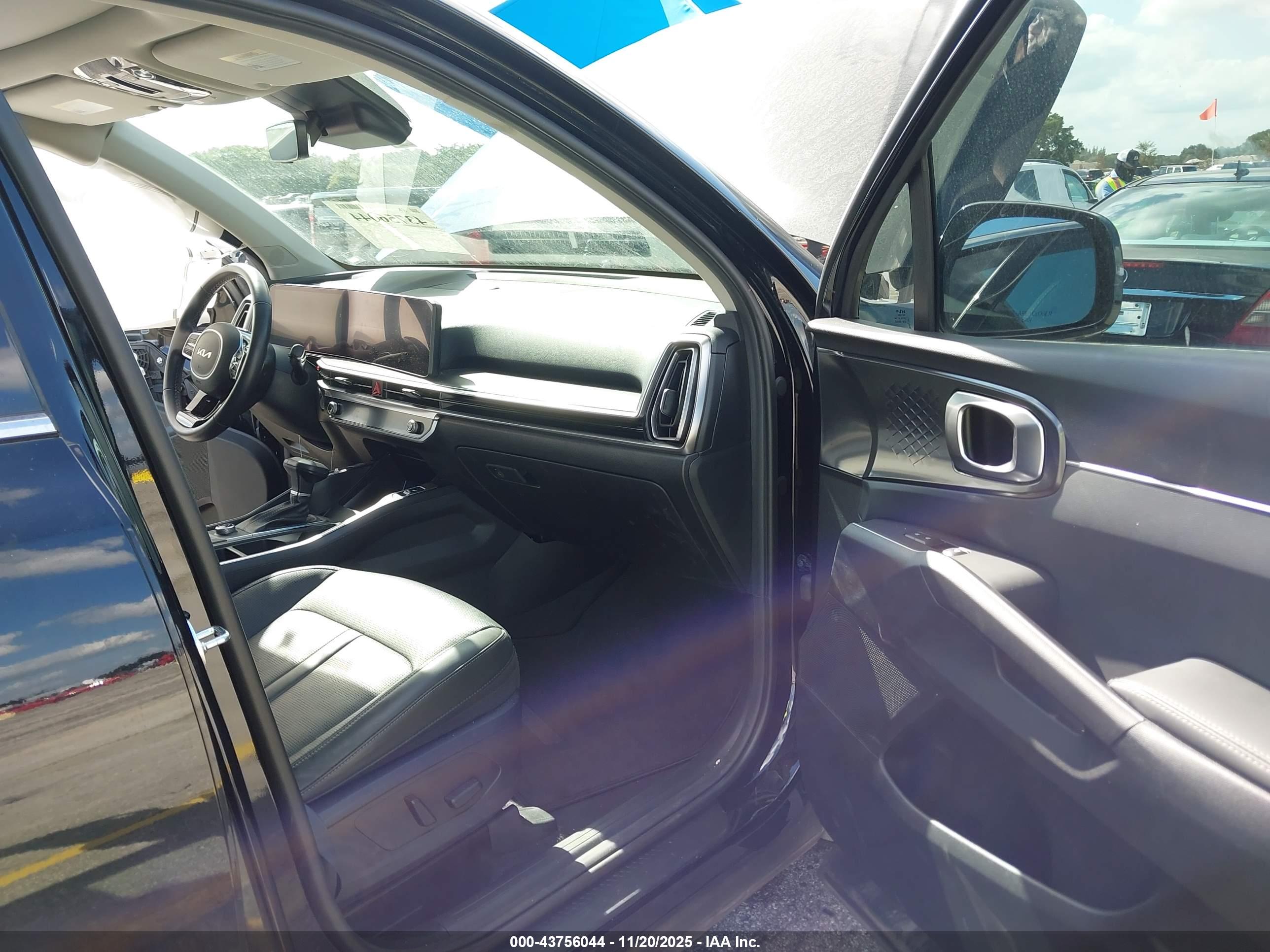 KIA SORENTO image 5