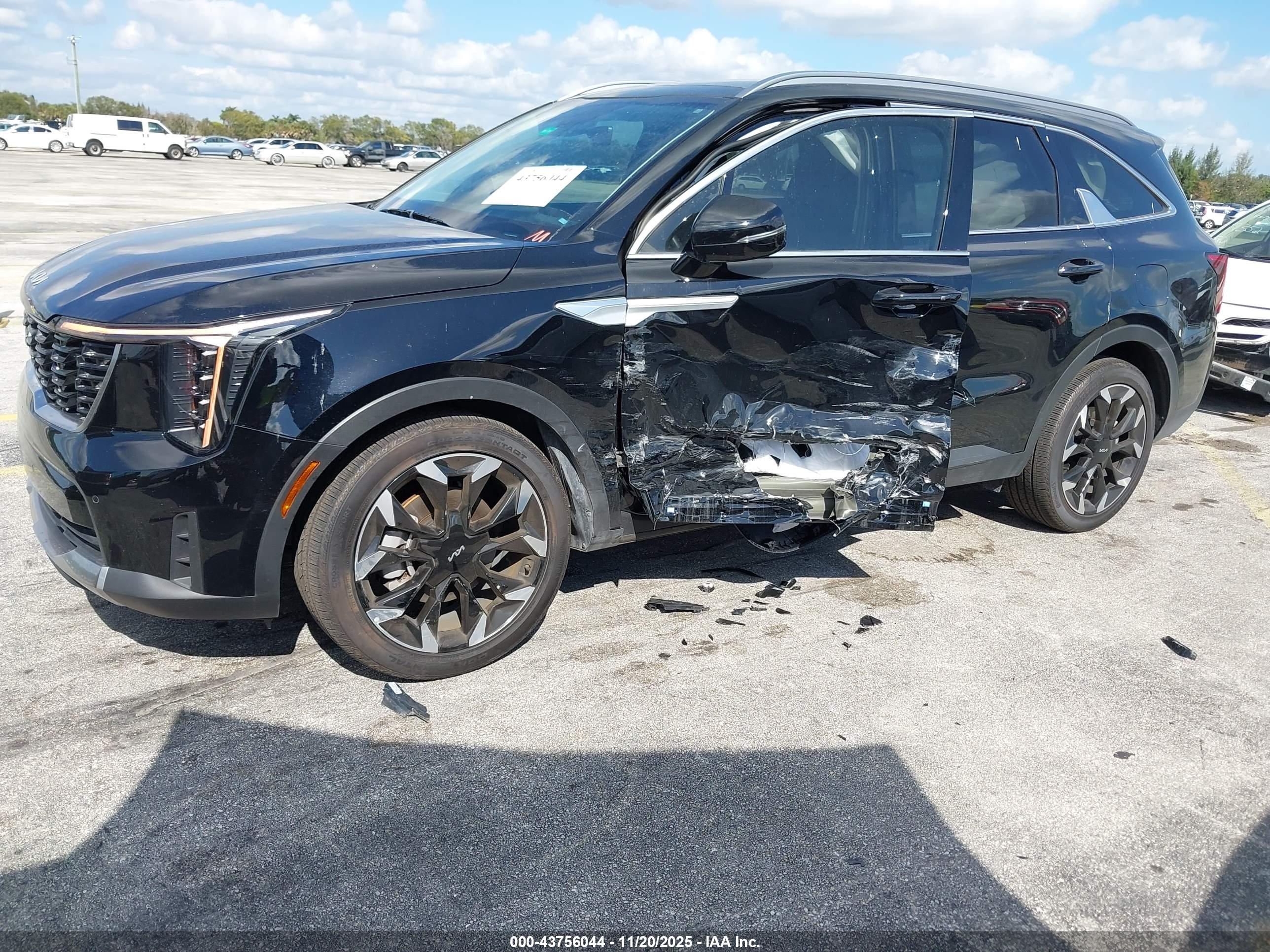 KIA SORENTO image 6