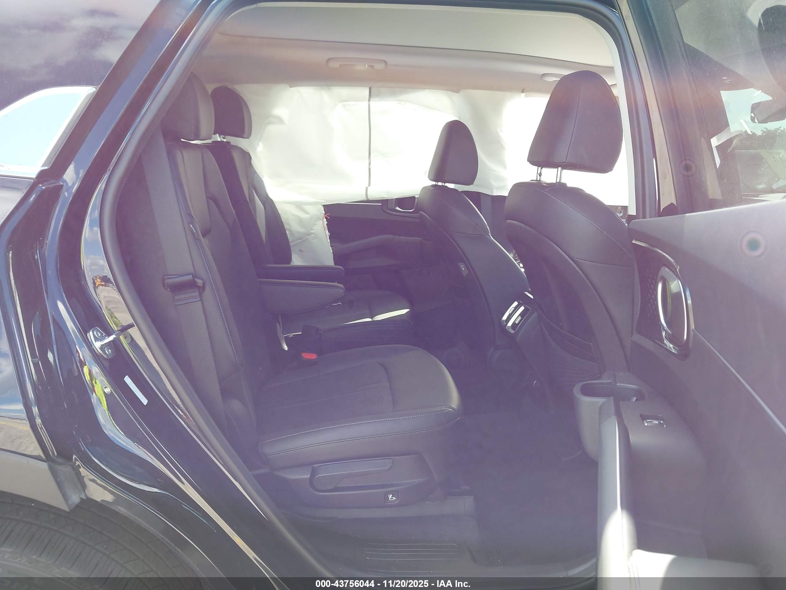 KIA SORENTO image 8