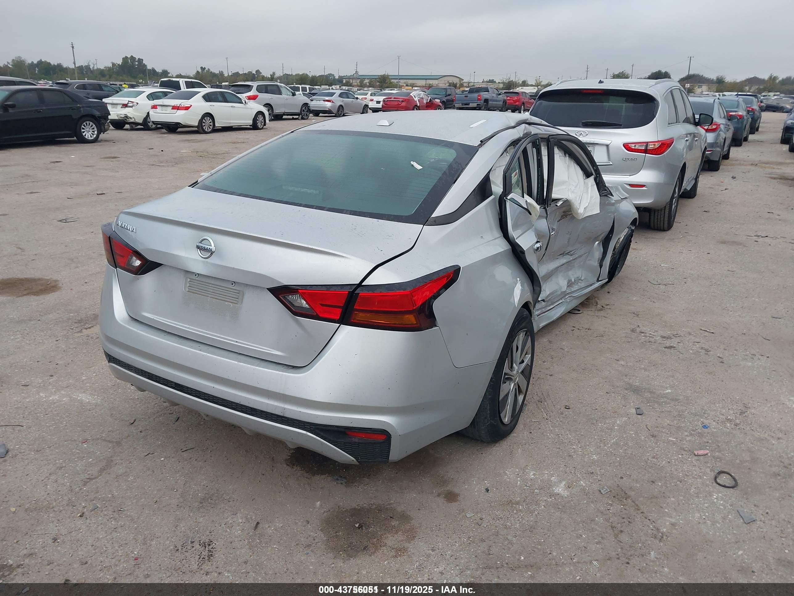NISSAN ALTIMA image 4