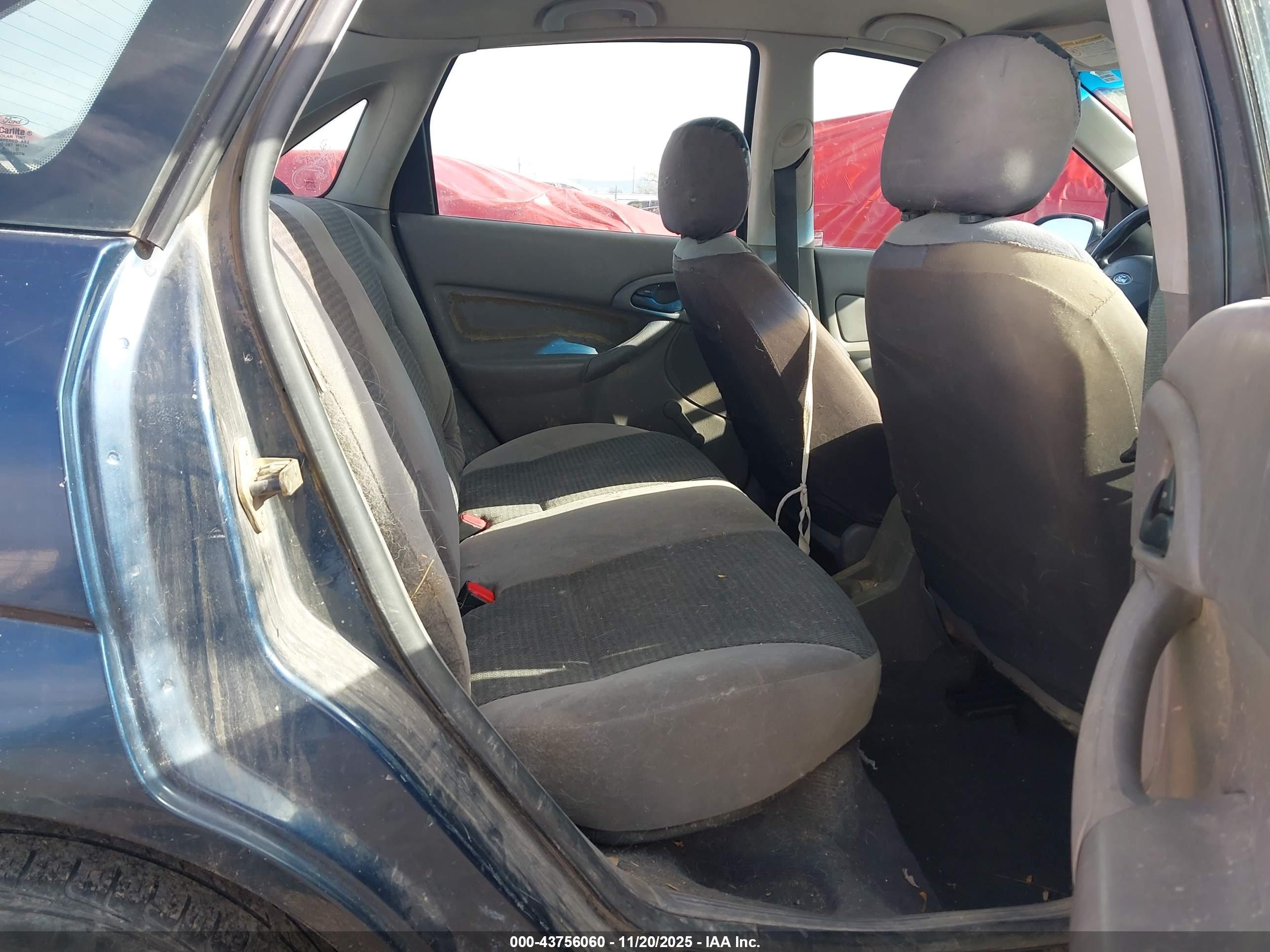 FORD FOCUS image 8