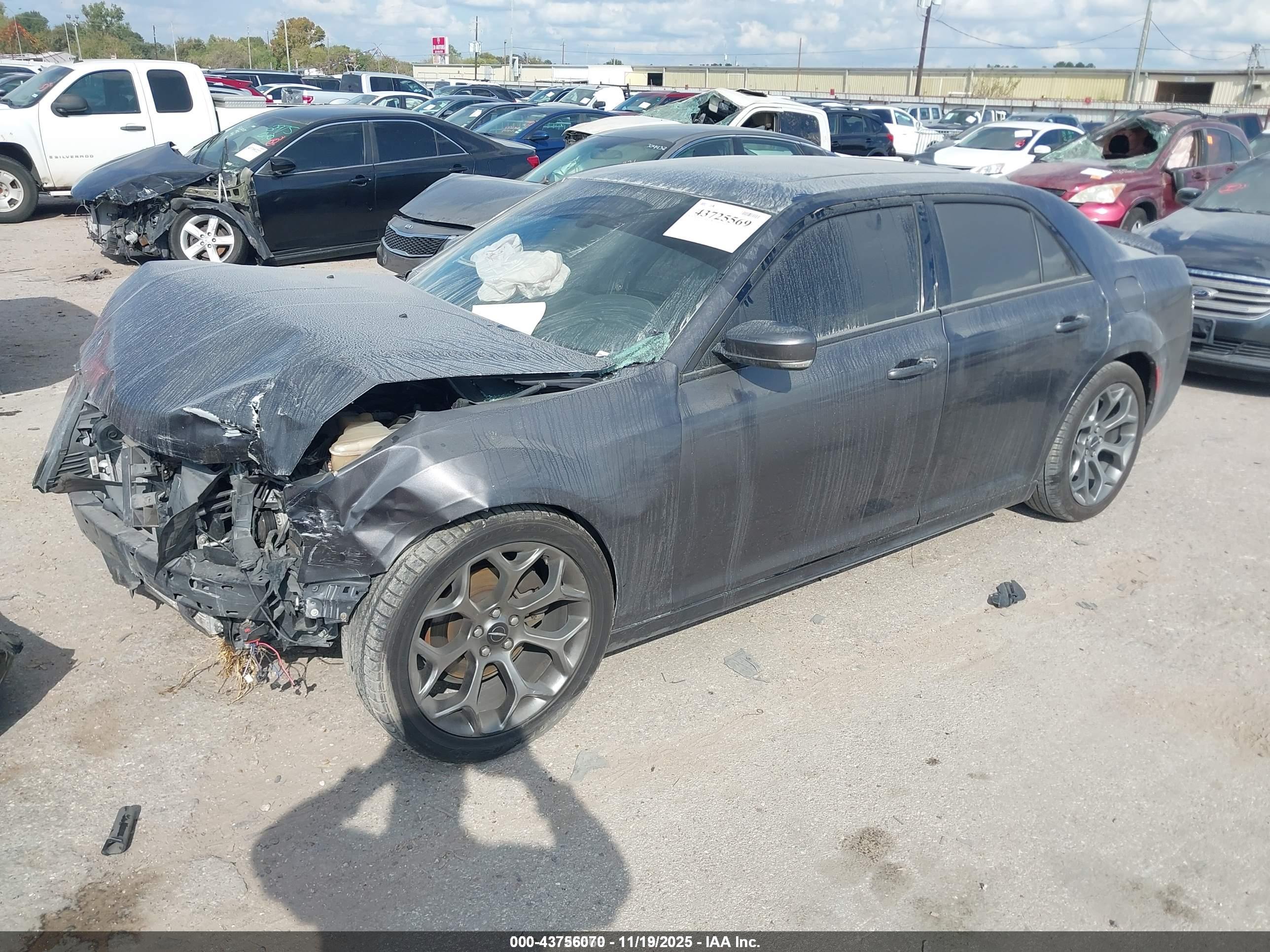 CHRYSLER 300 image 2
