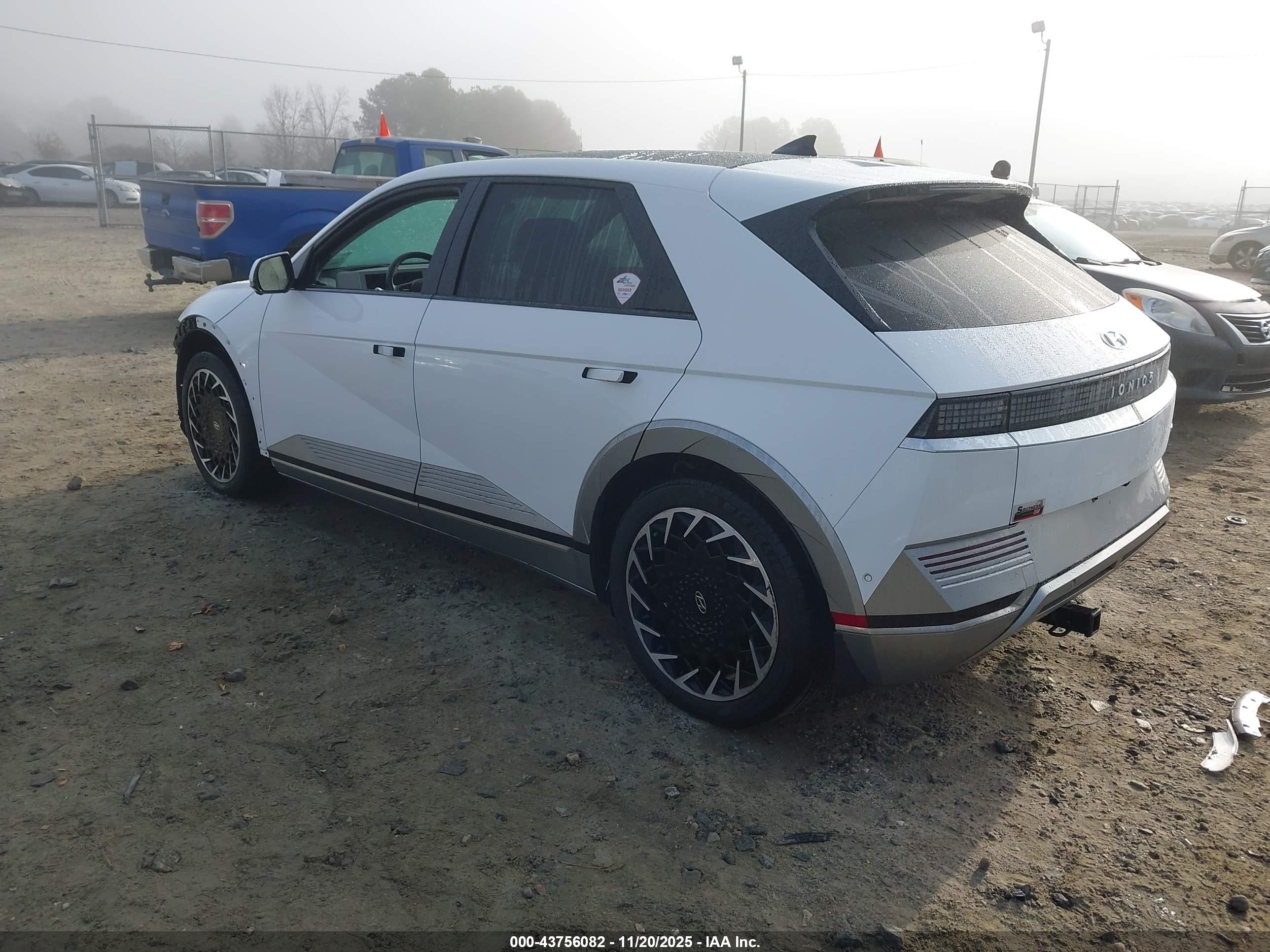 HYUNDAI IONIQ image 3
