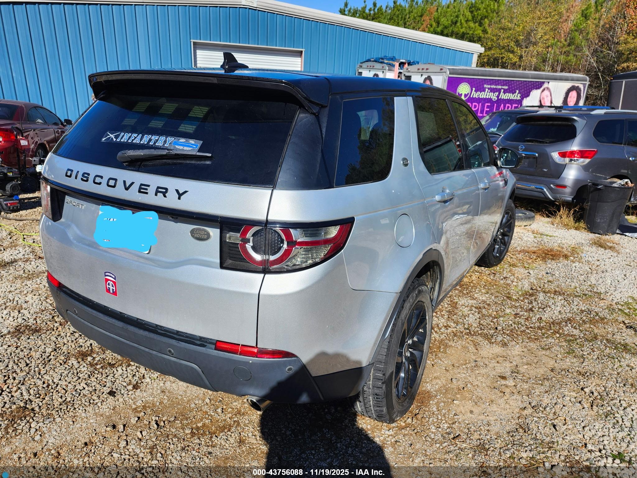 LAND ROVER image 4
