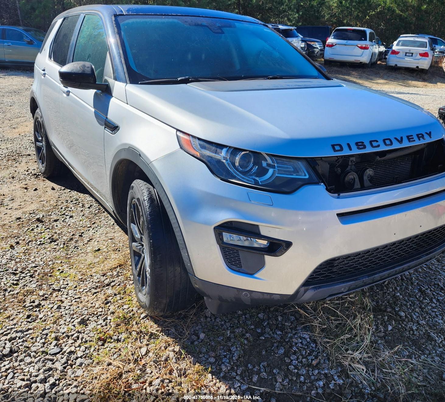LAND ROVER image 6