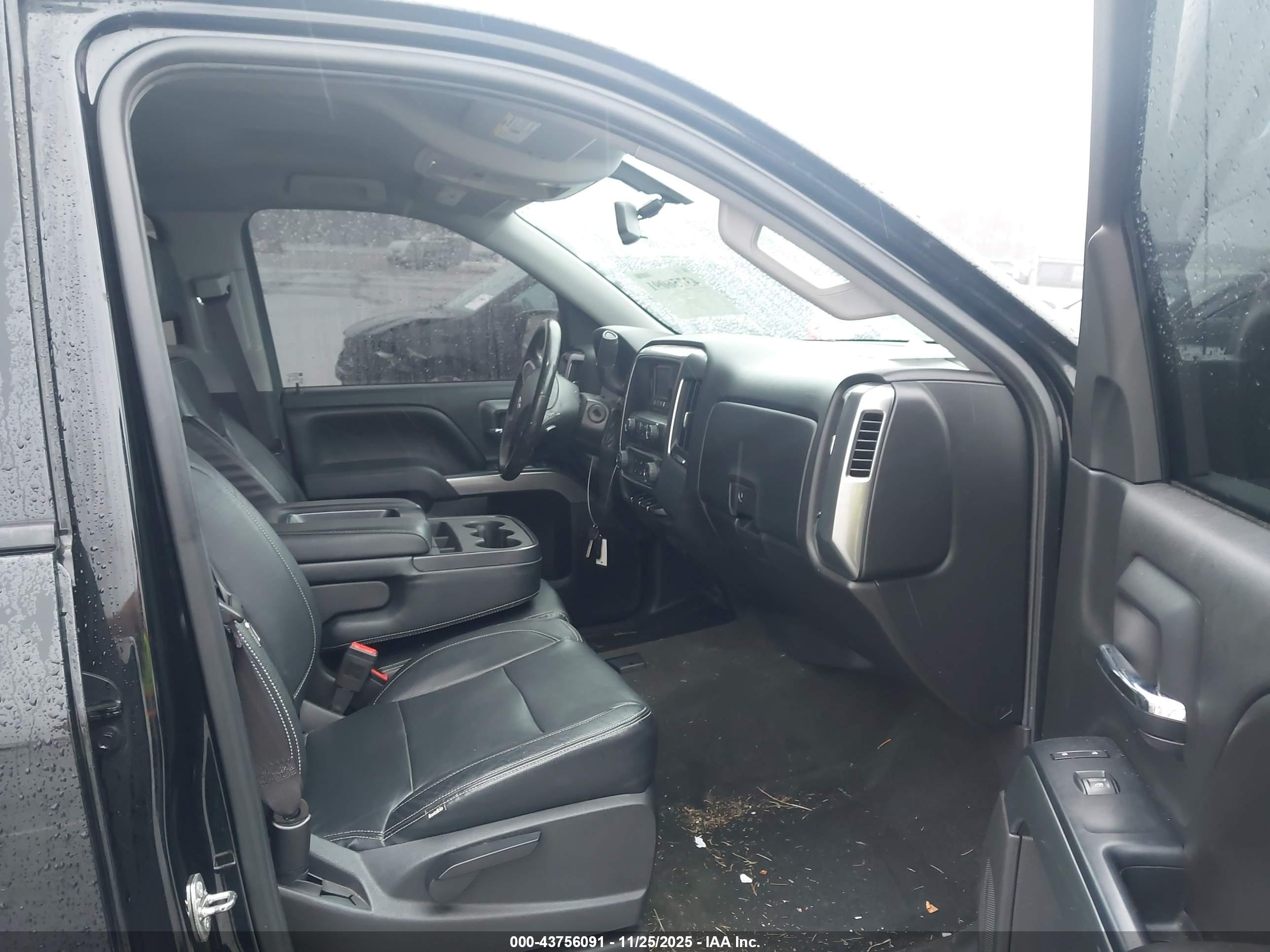 CHEVROLET SILVERADO image 5