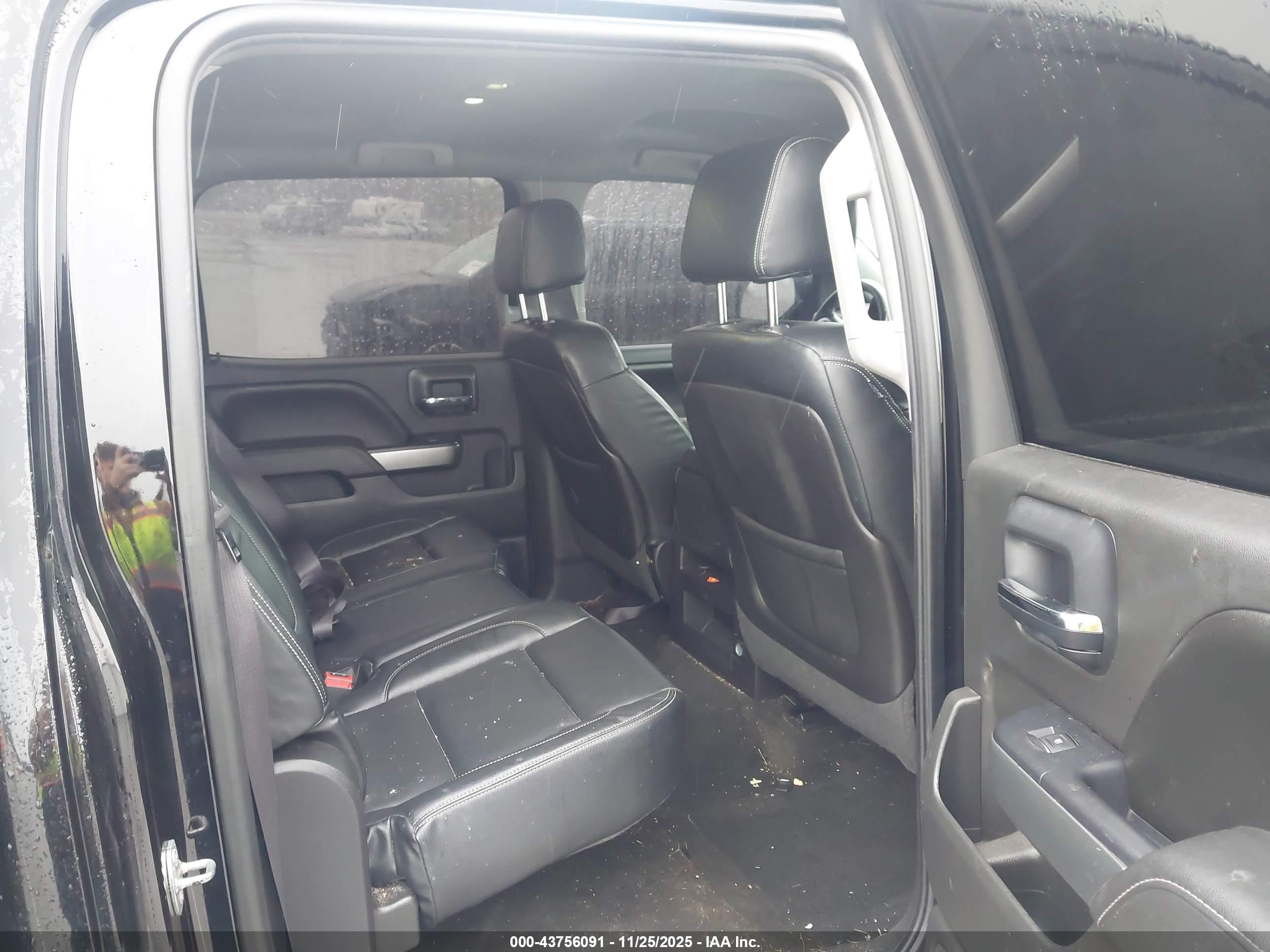 CHEVROLET SILVERADO image 8