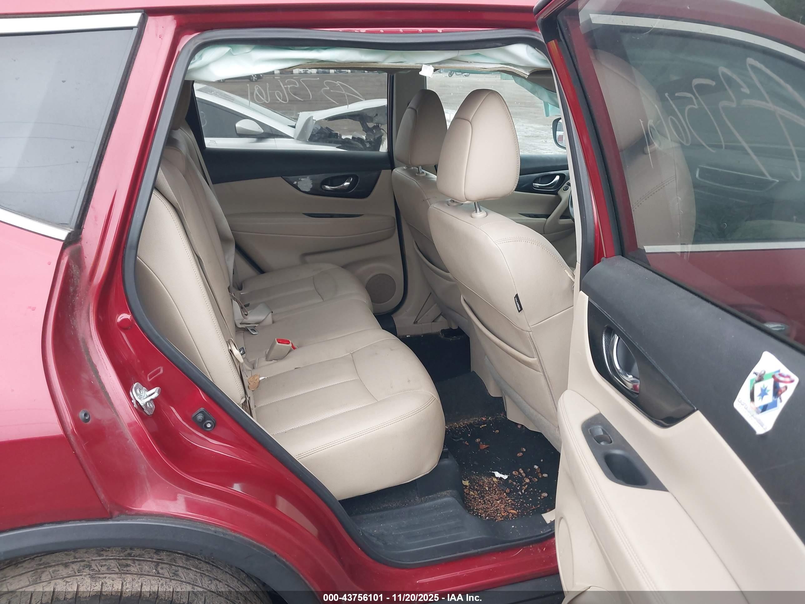 NISSAN ROGUE image 8