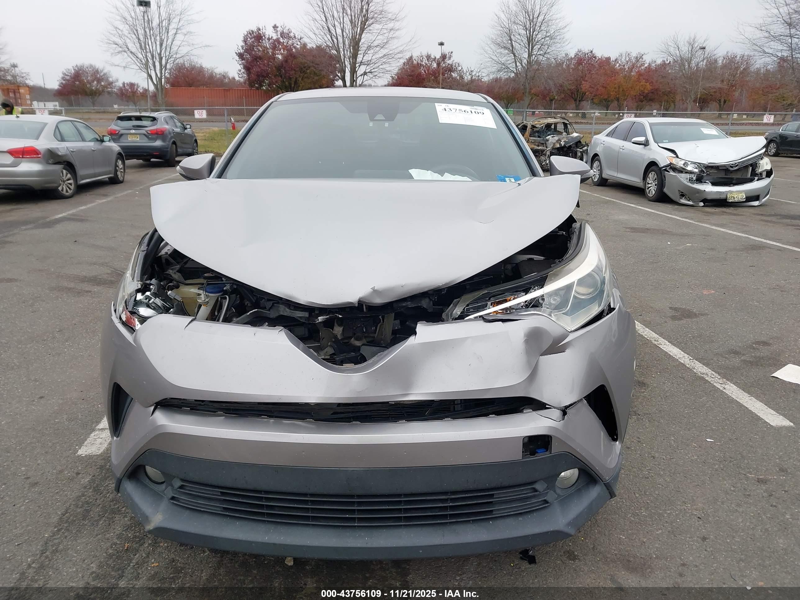 TOYOTA C-HR image 6
