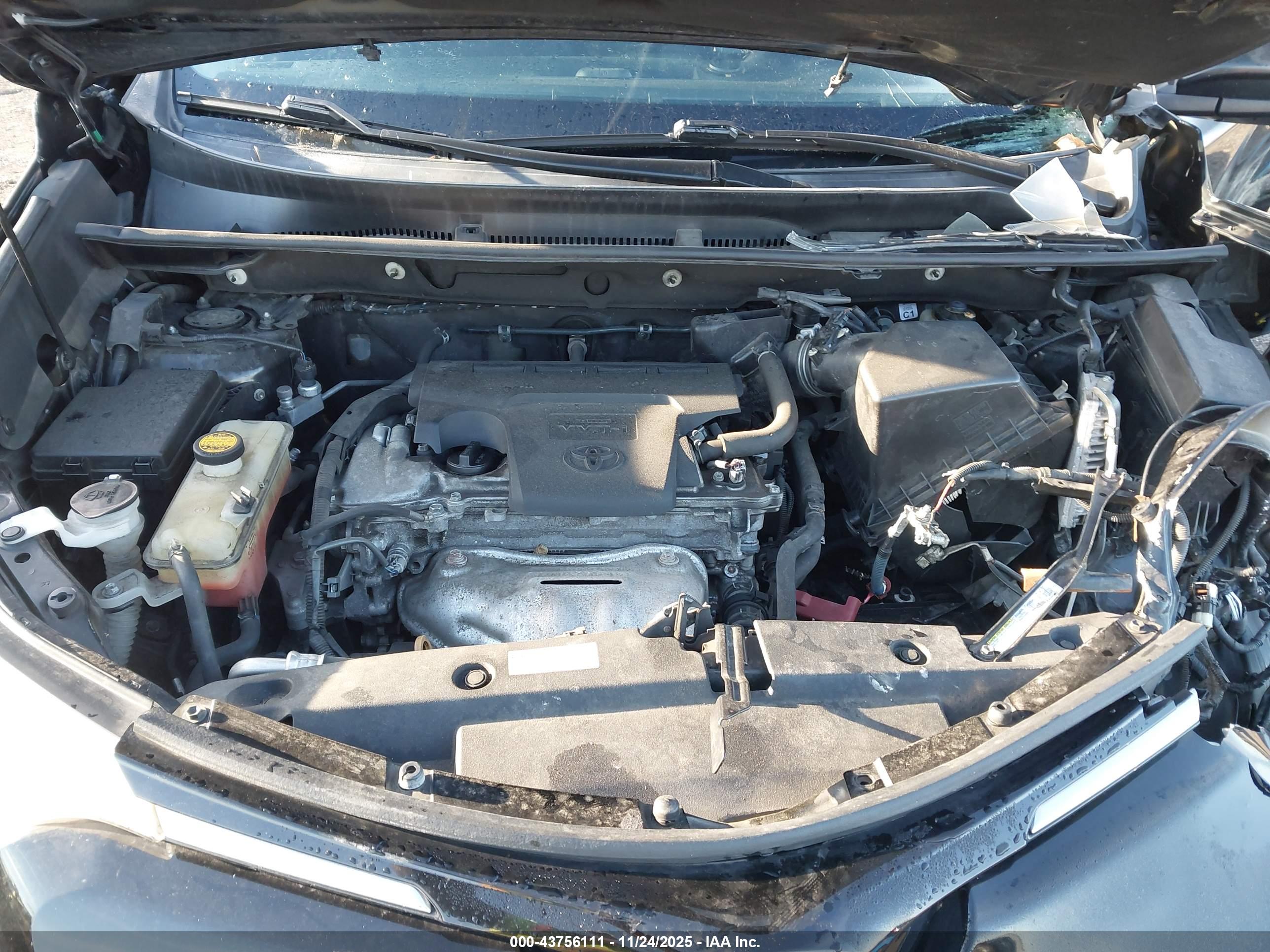 TOYOTA RAV4 image 10