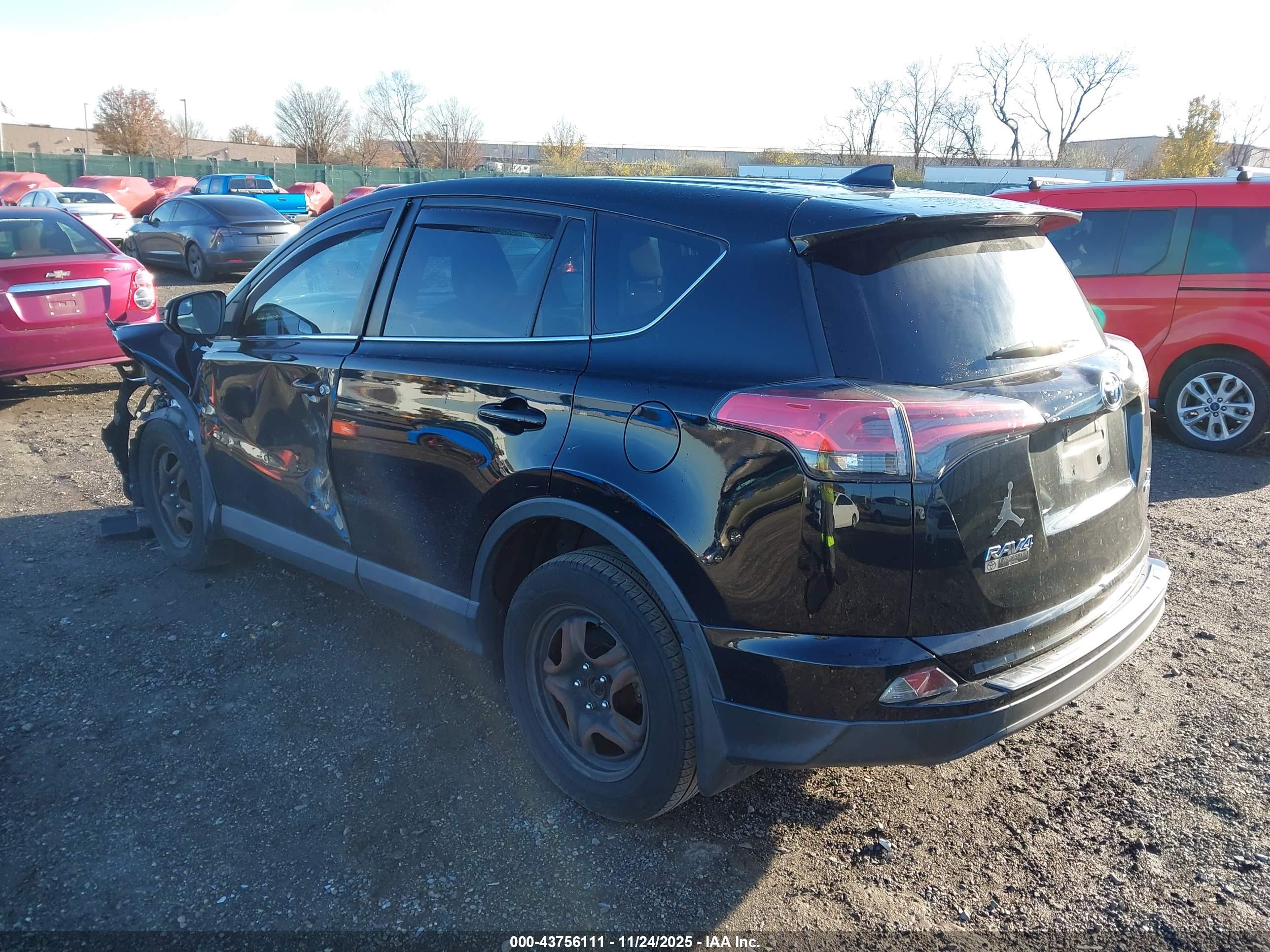 TOYOTA RAV4 image 3