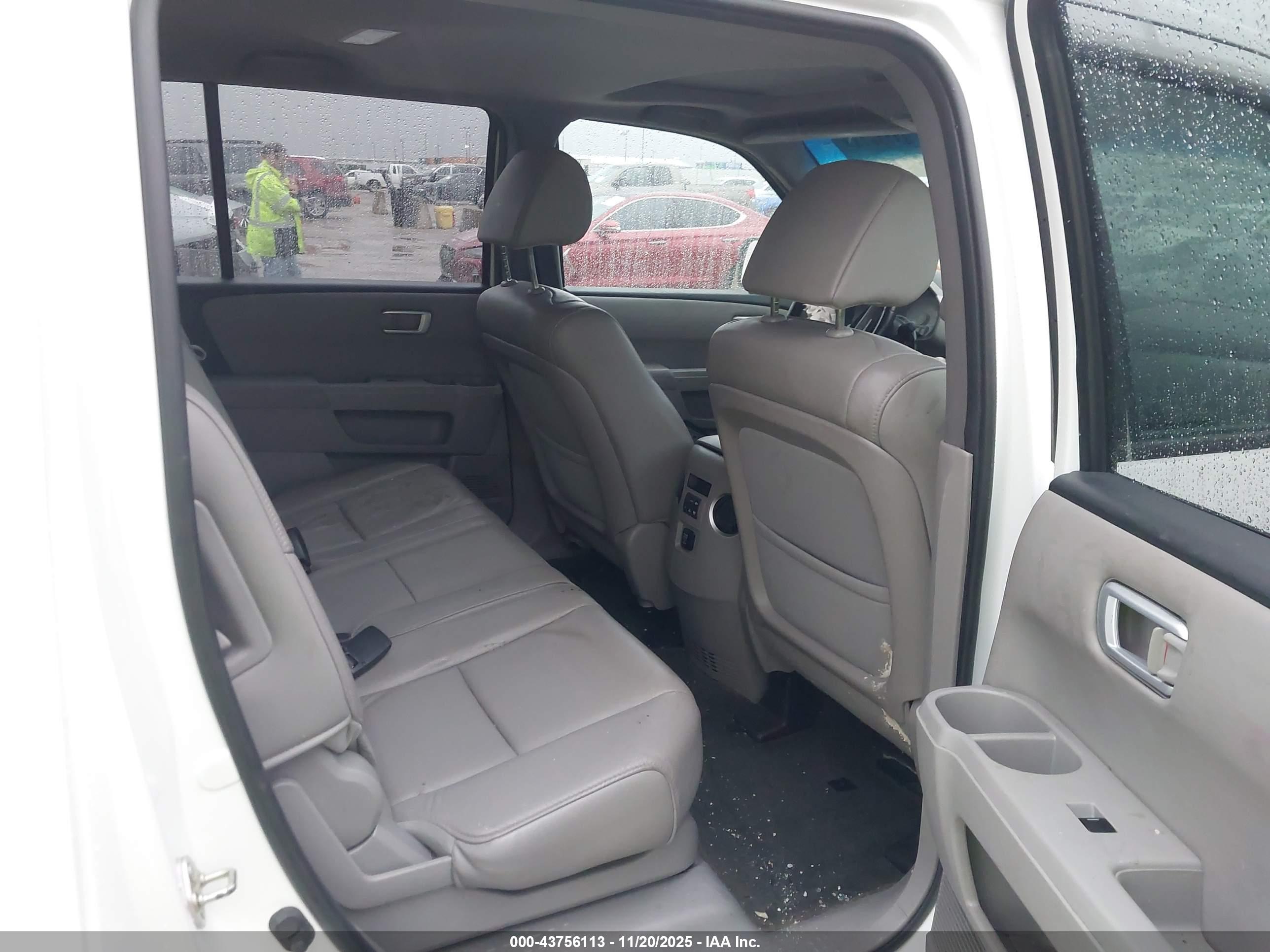 HONDA PILOT image 8