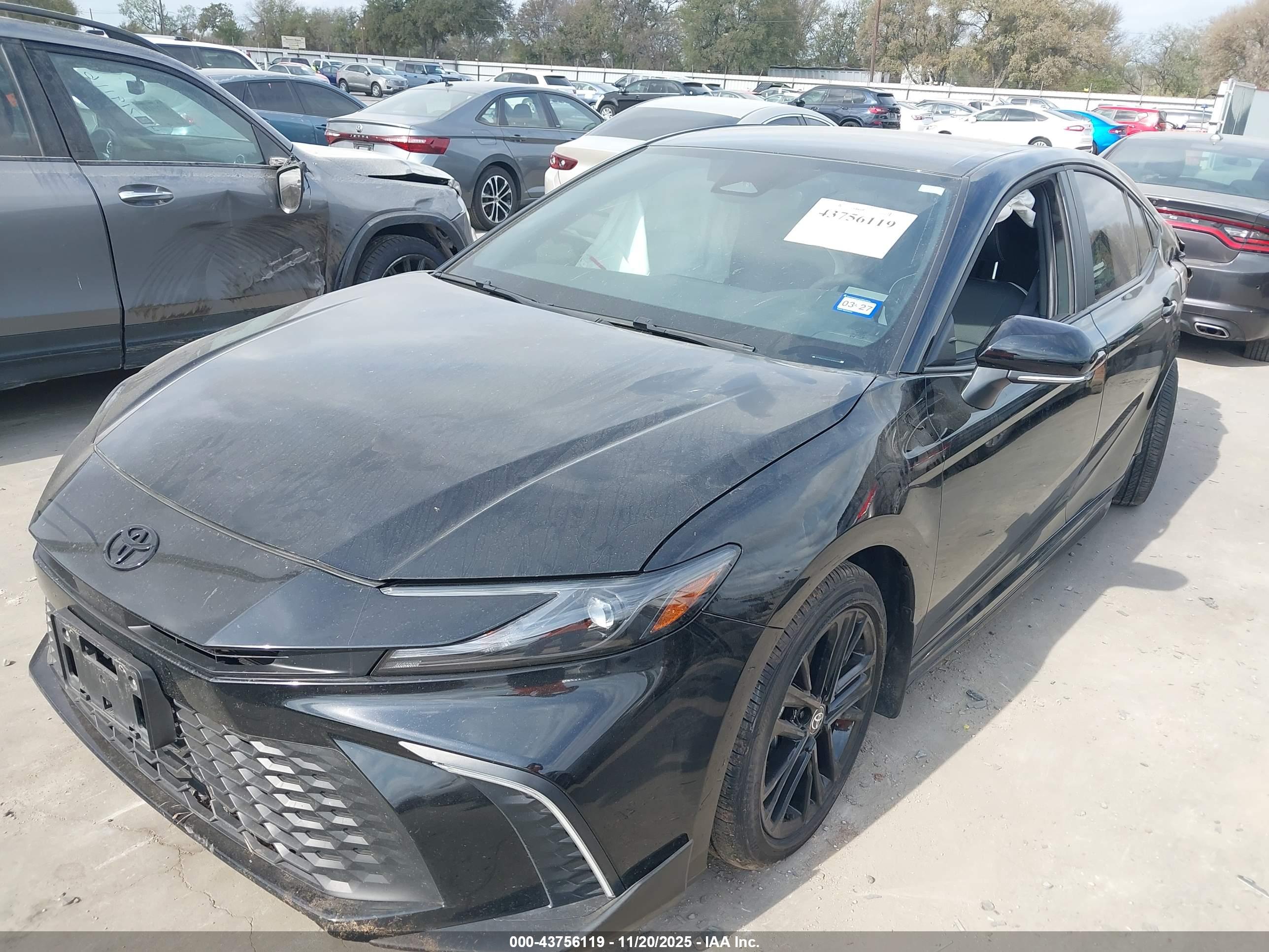TOYOTA CAMRY image 2