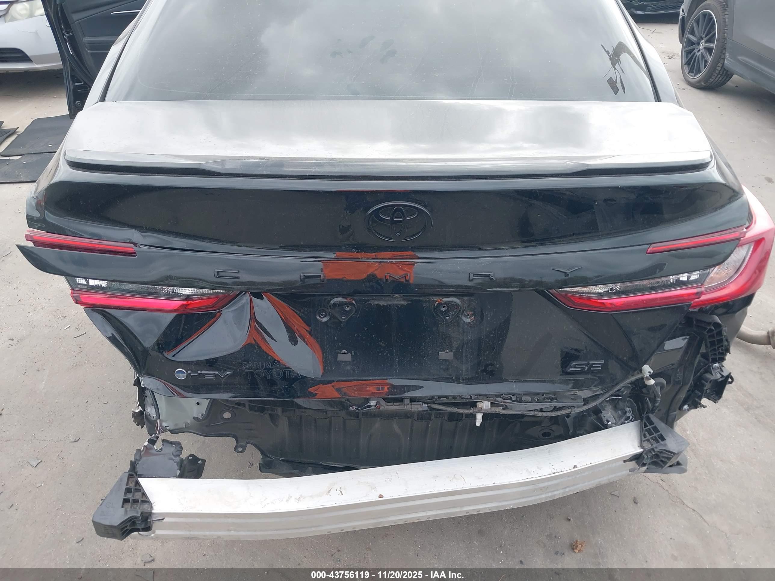 TOYOTA CAMRY image 6