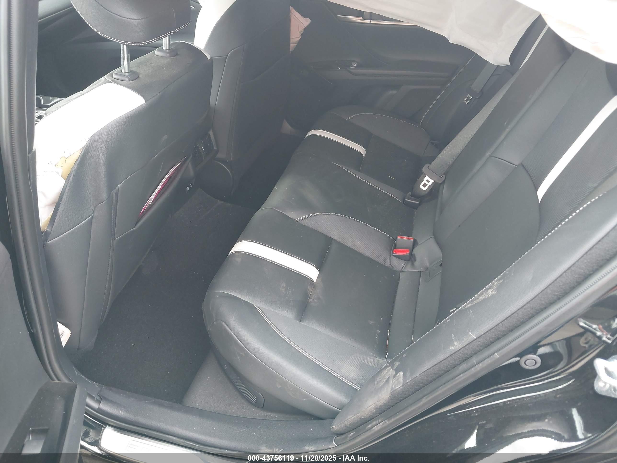 TOYOTA CAMRY image 8