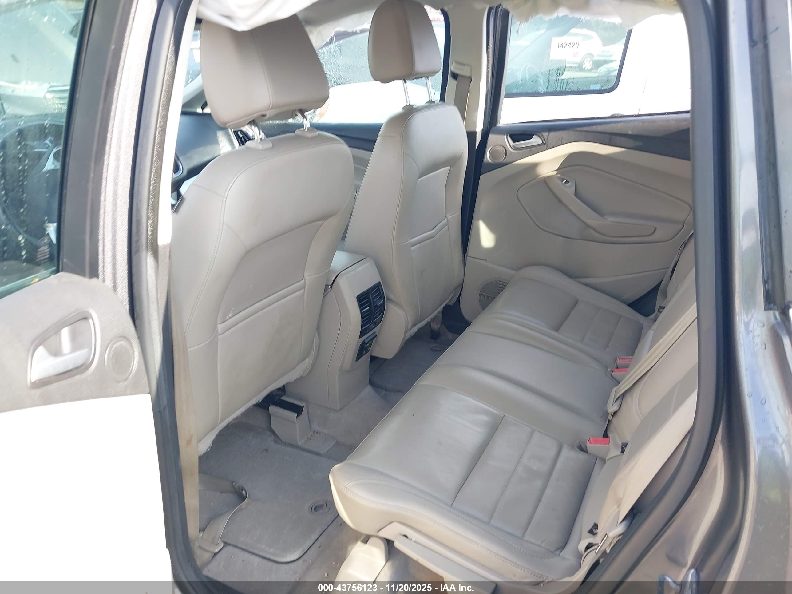 FORD C-MAX image 8