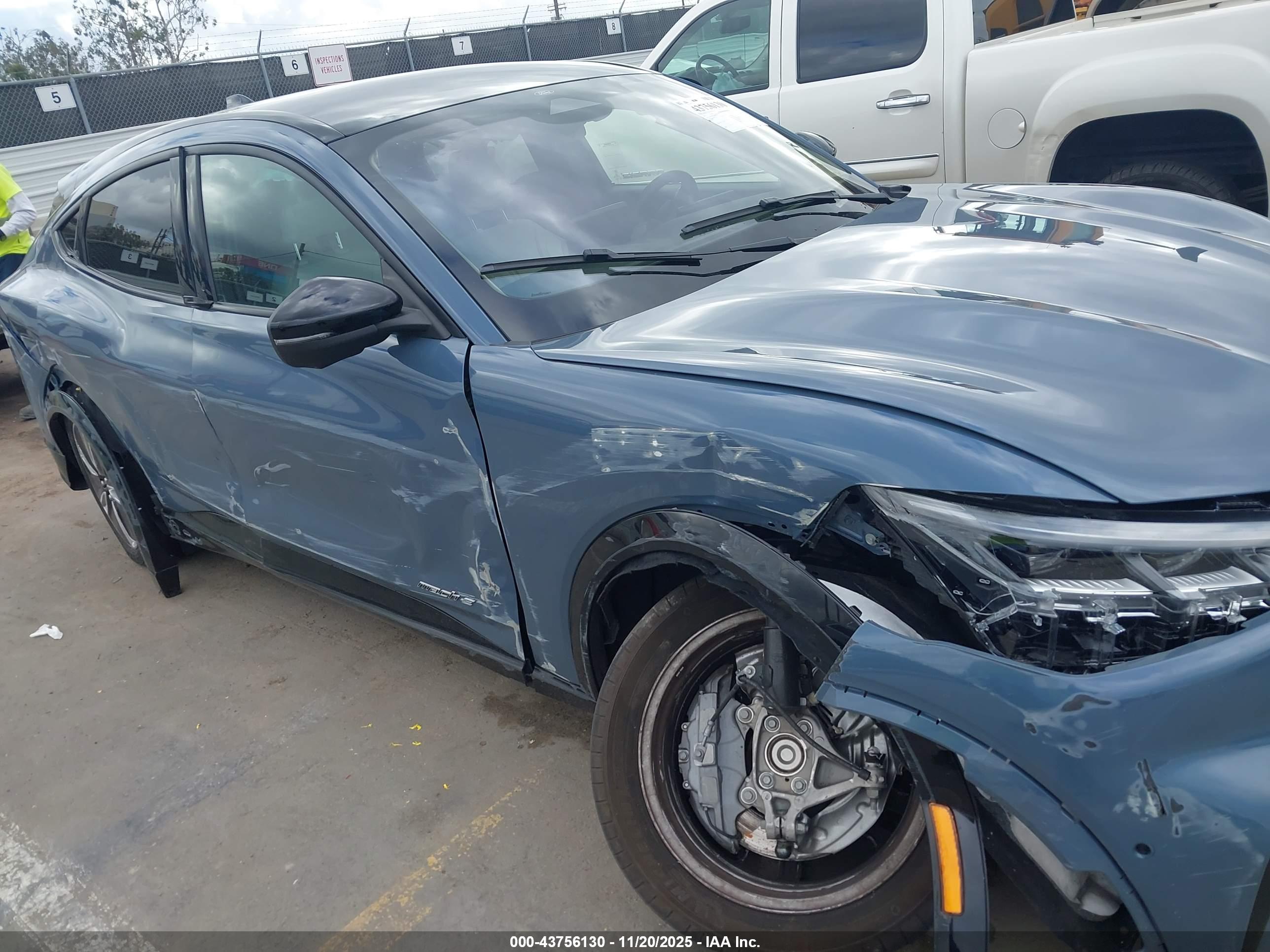 FORD MUSTANG image 6