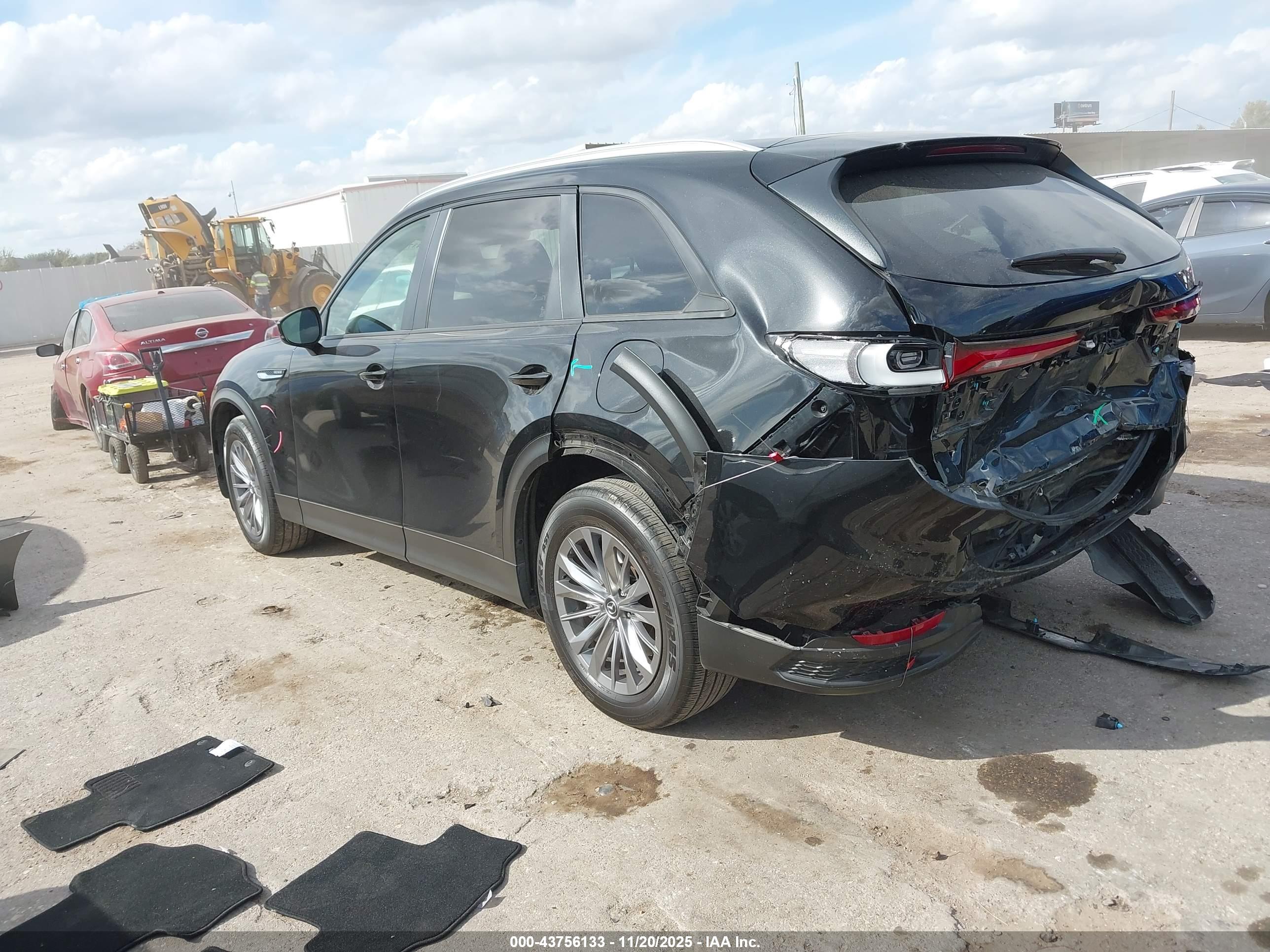 MAZDA CX-90 image 3