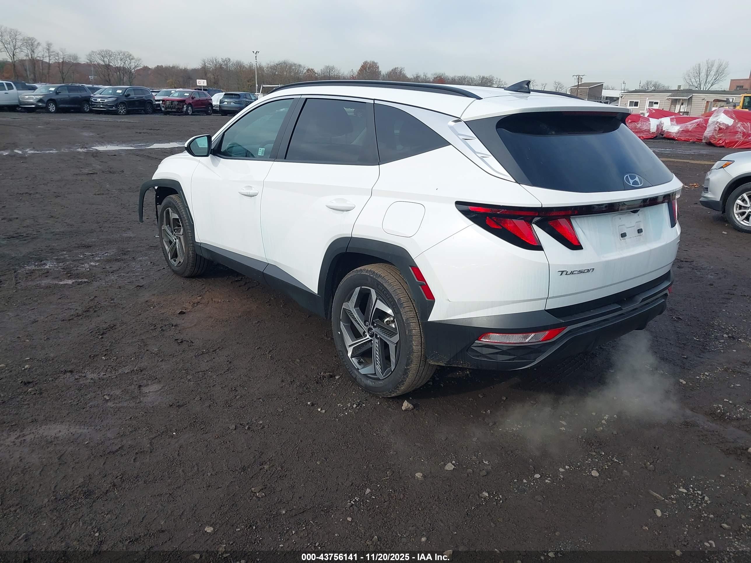 HYUNDAI TUCSON image 3