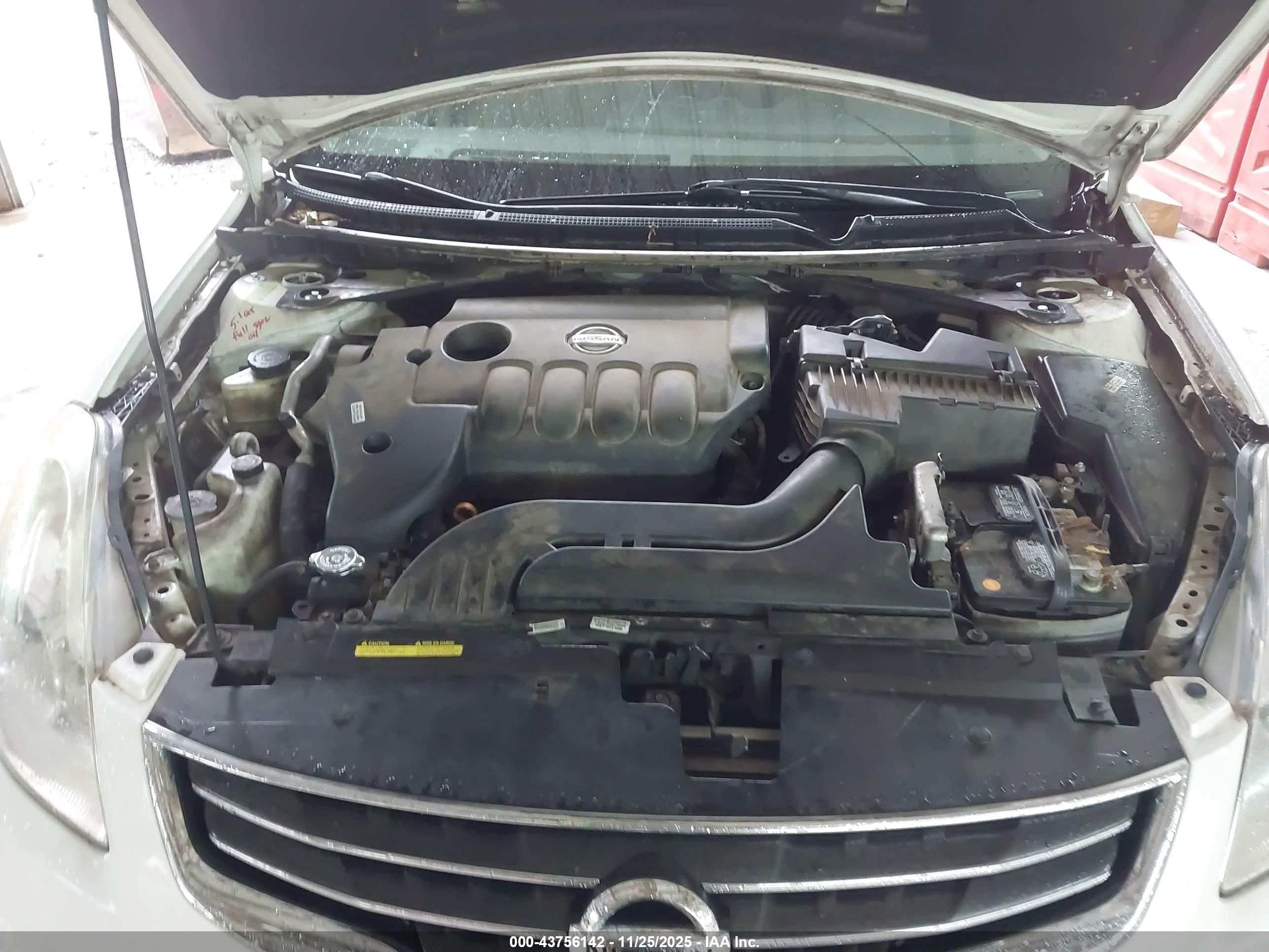 NISSAN ALTIMA image 10