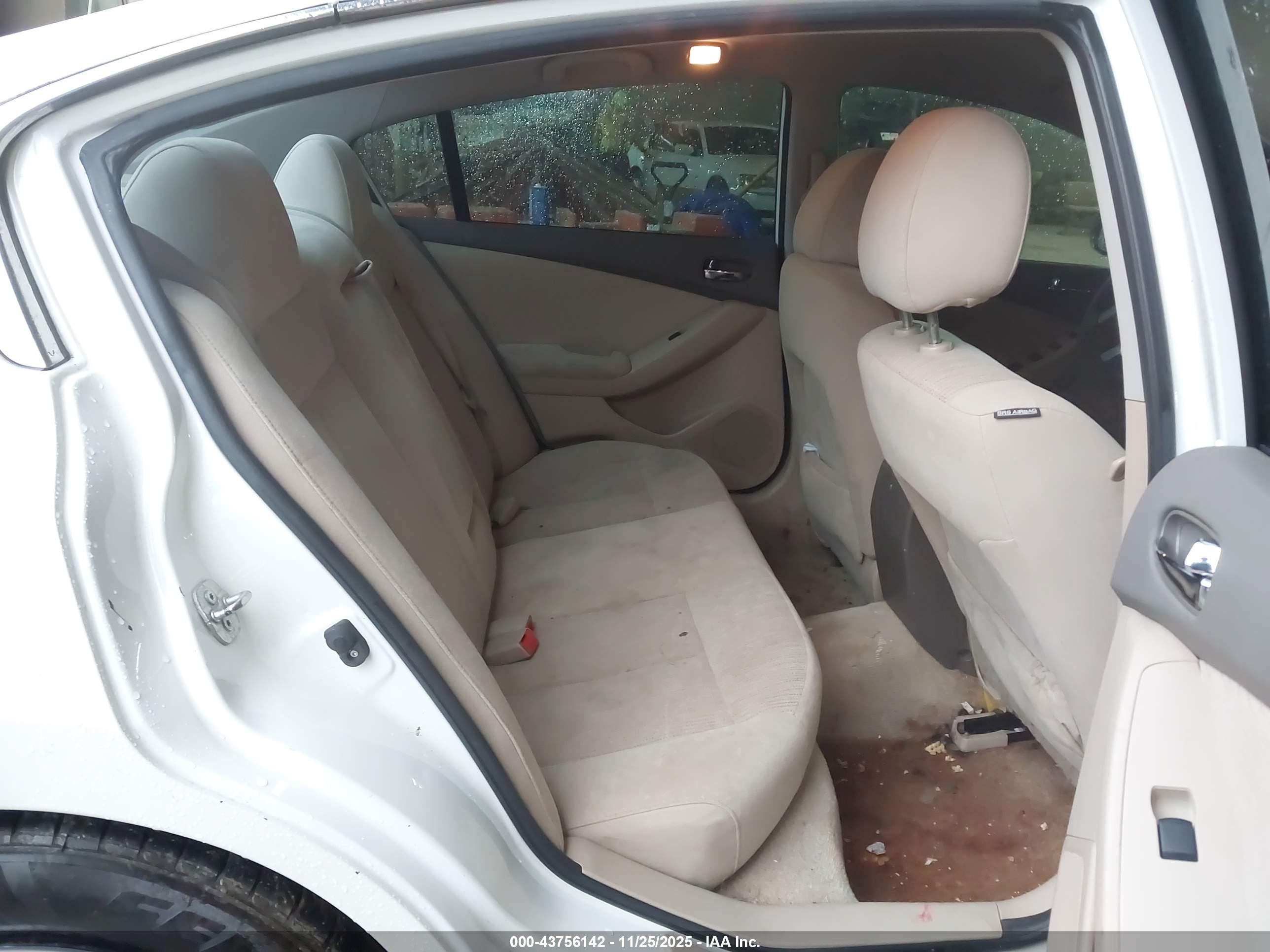 NISSAN ALTIMA image 8