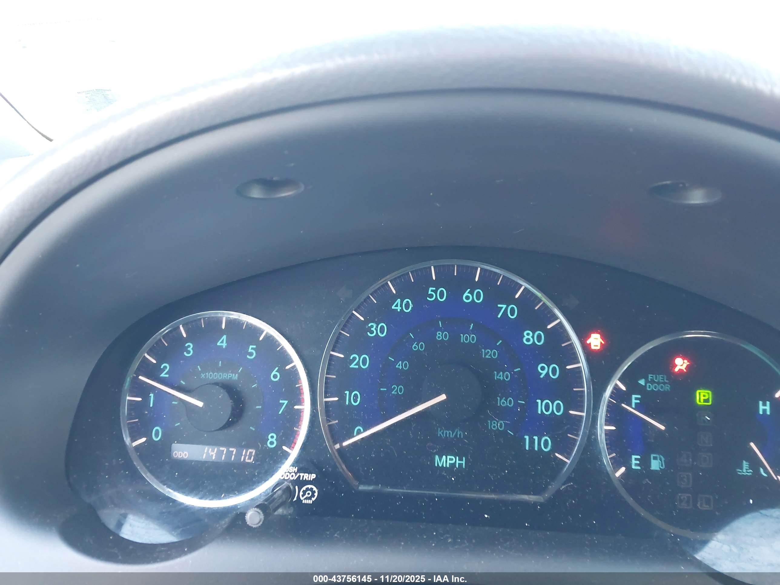 TOYOTA SIENNA image 7