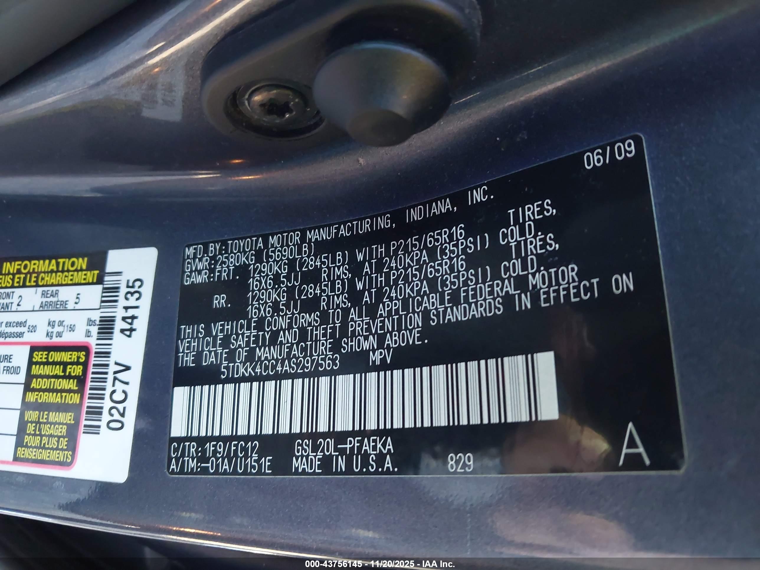 TOYOTA SIENNA image 9