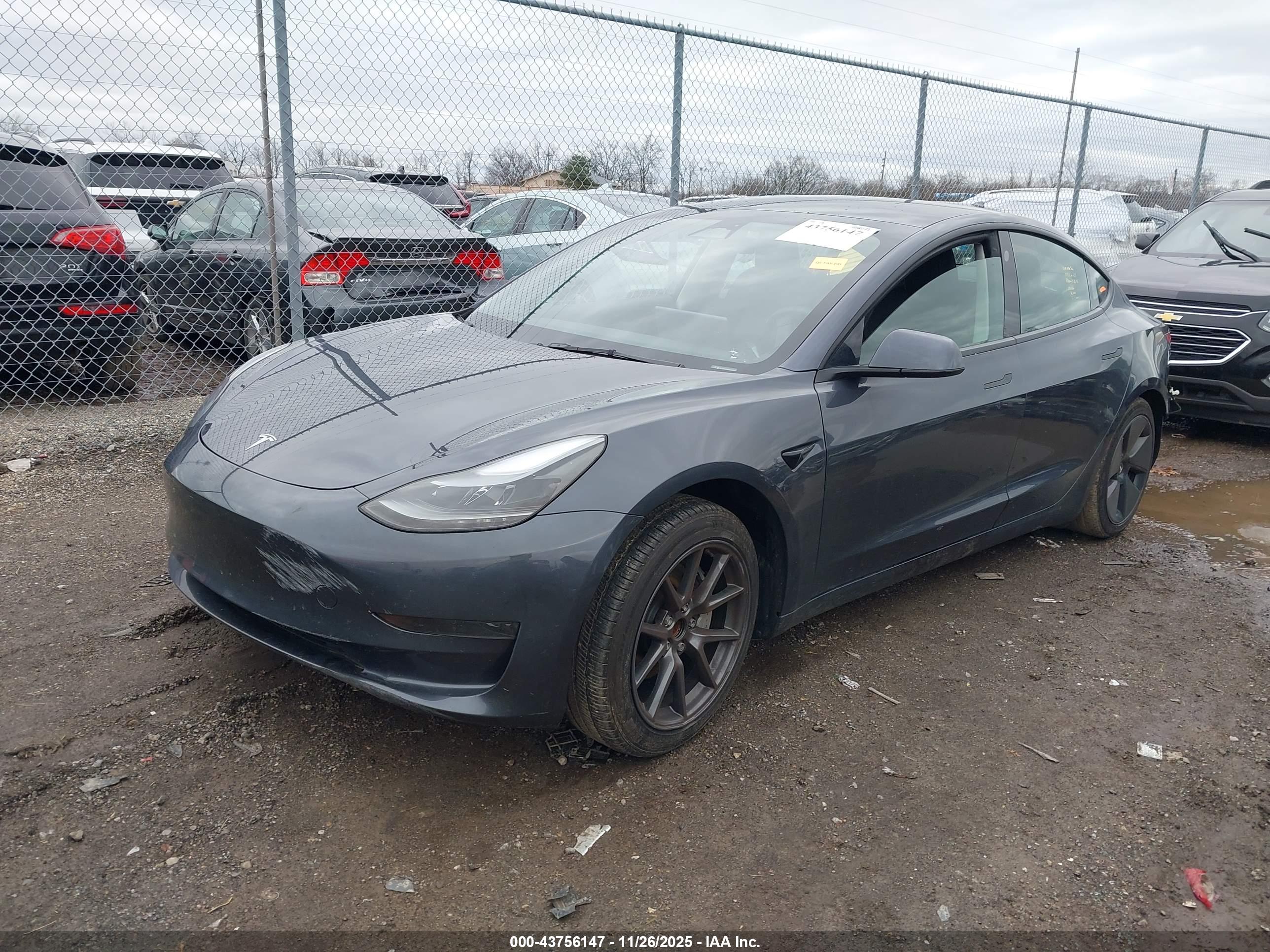 TESLA MODEL image 2