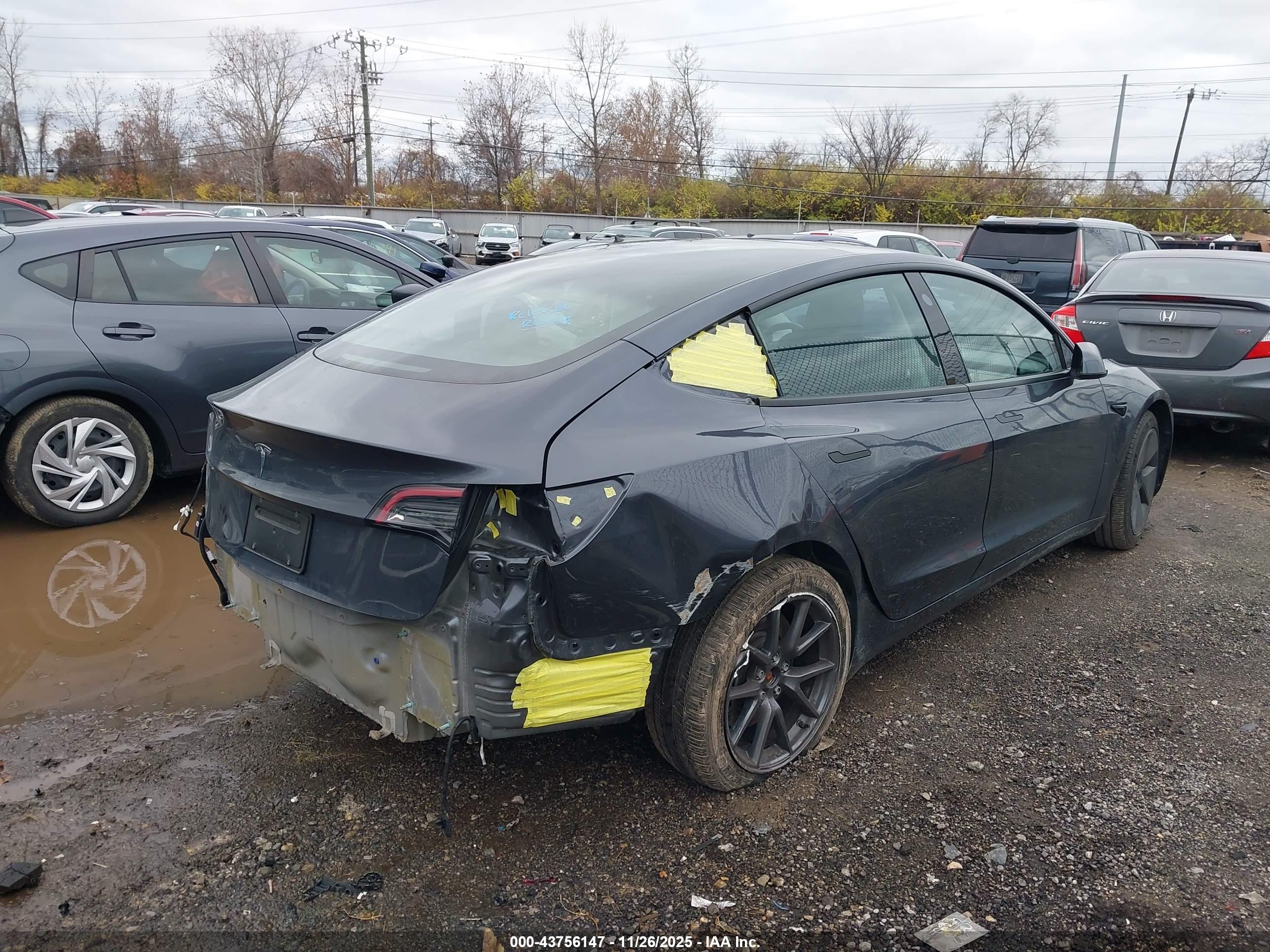 TESLA MODEL image 4