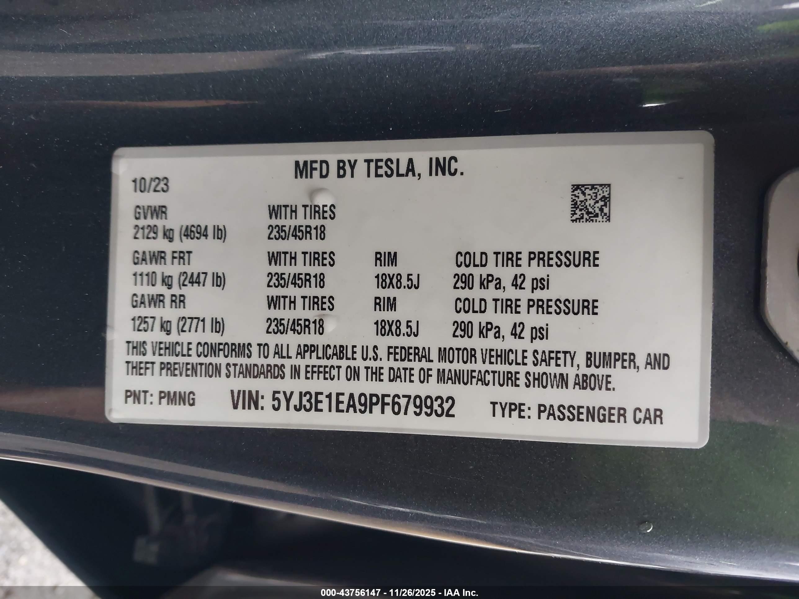 TESLA MODEL image 9