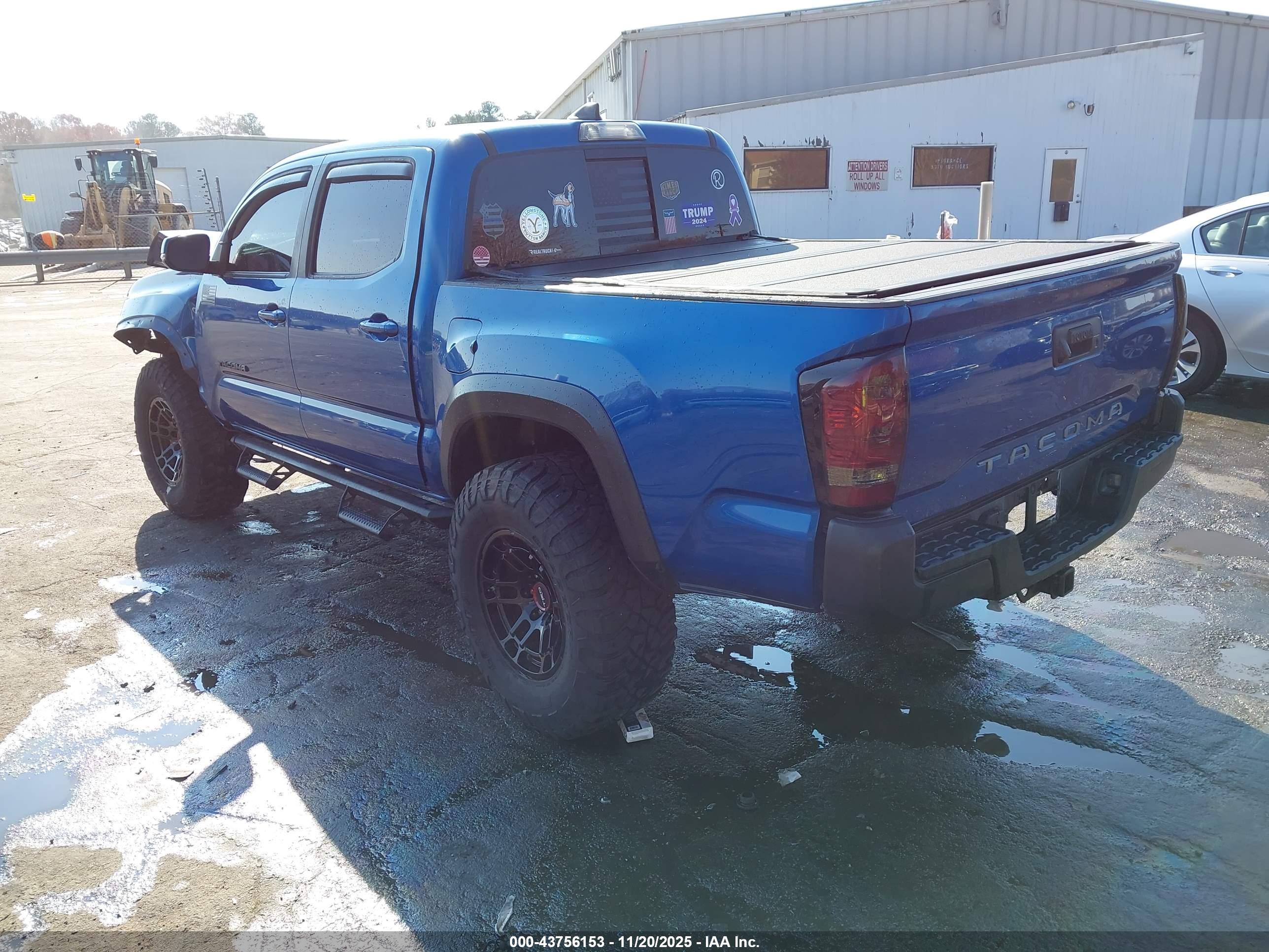 TOYOTA TACOMA image 3