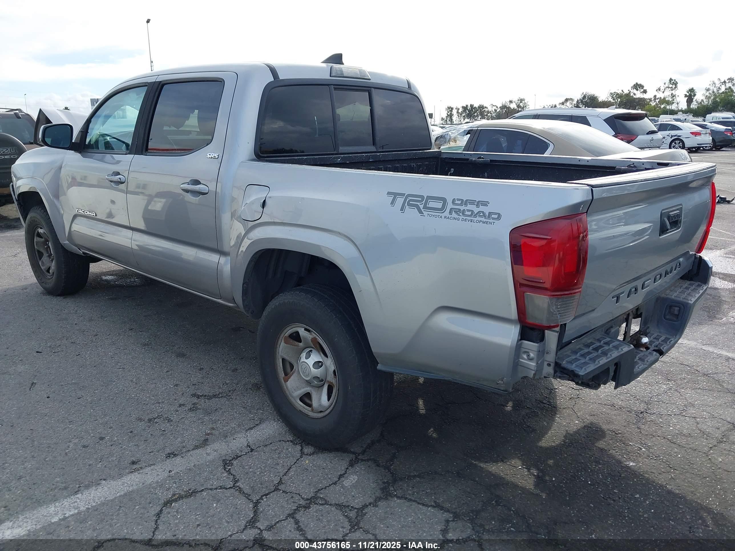 TOYOTA TACOMA image 3