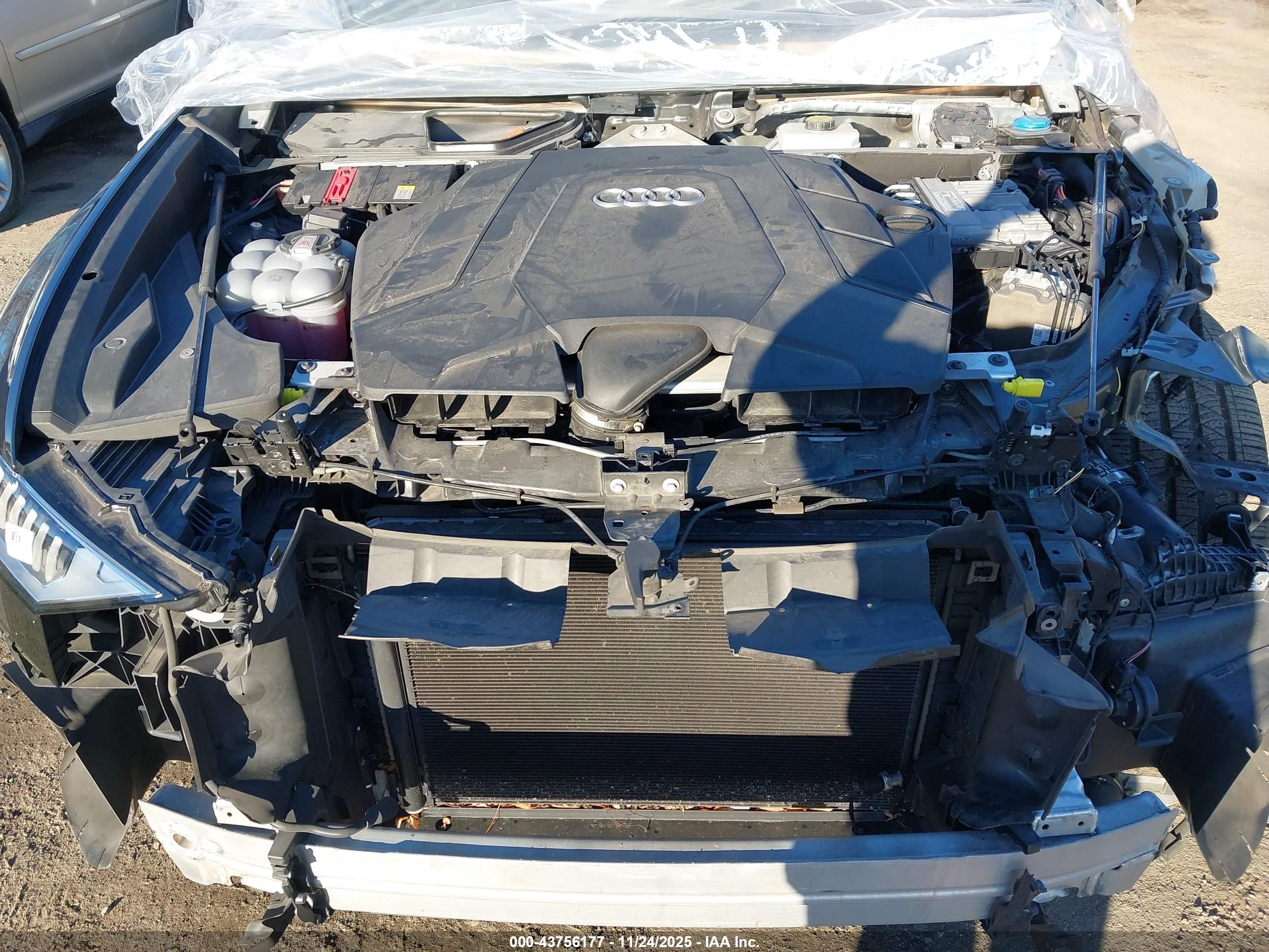 AUDI Q8 image 10